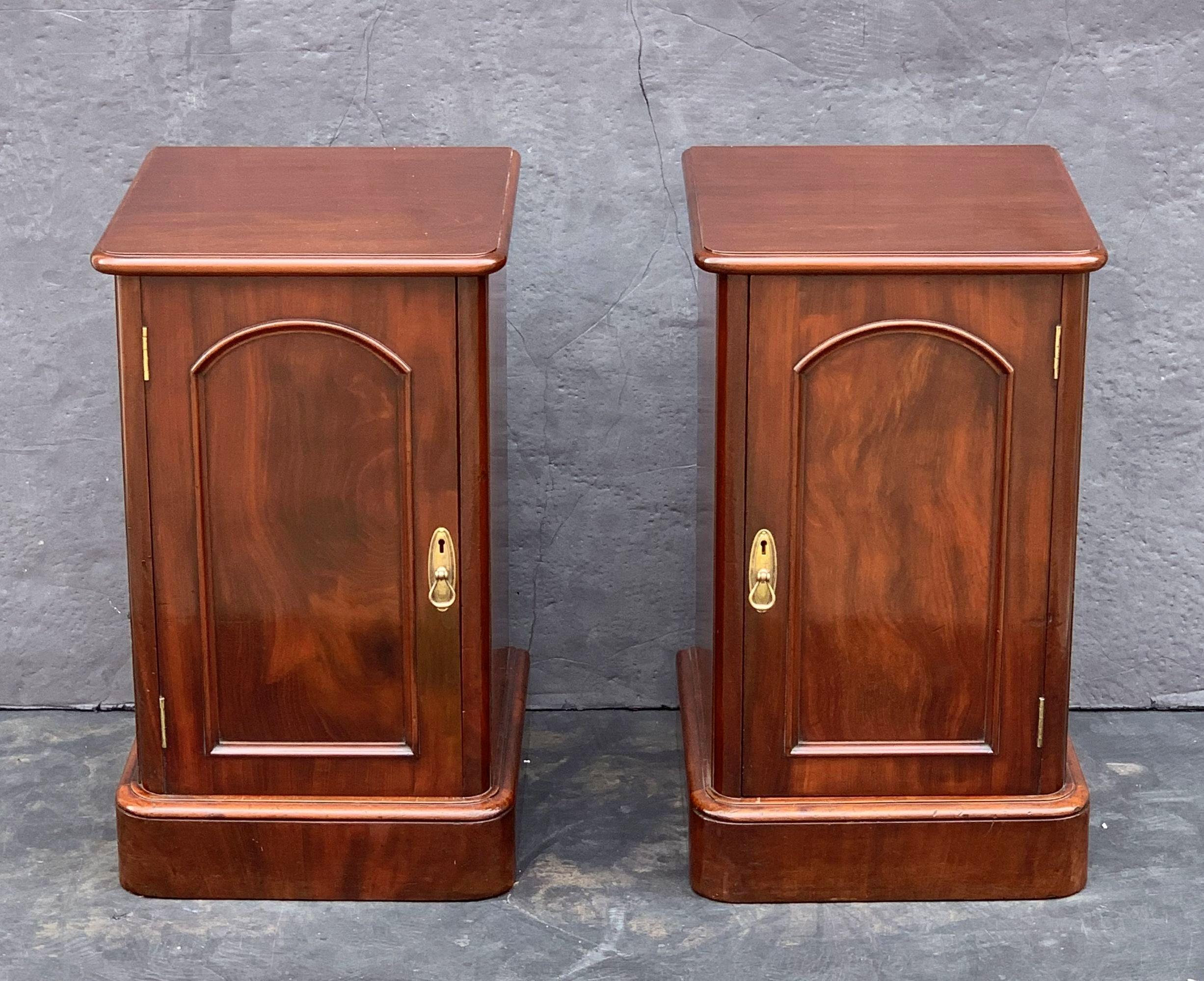 English Bedside Chests or Cabinet Nightstands of Mahogany, Priced as a Pair 7