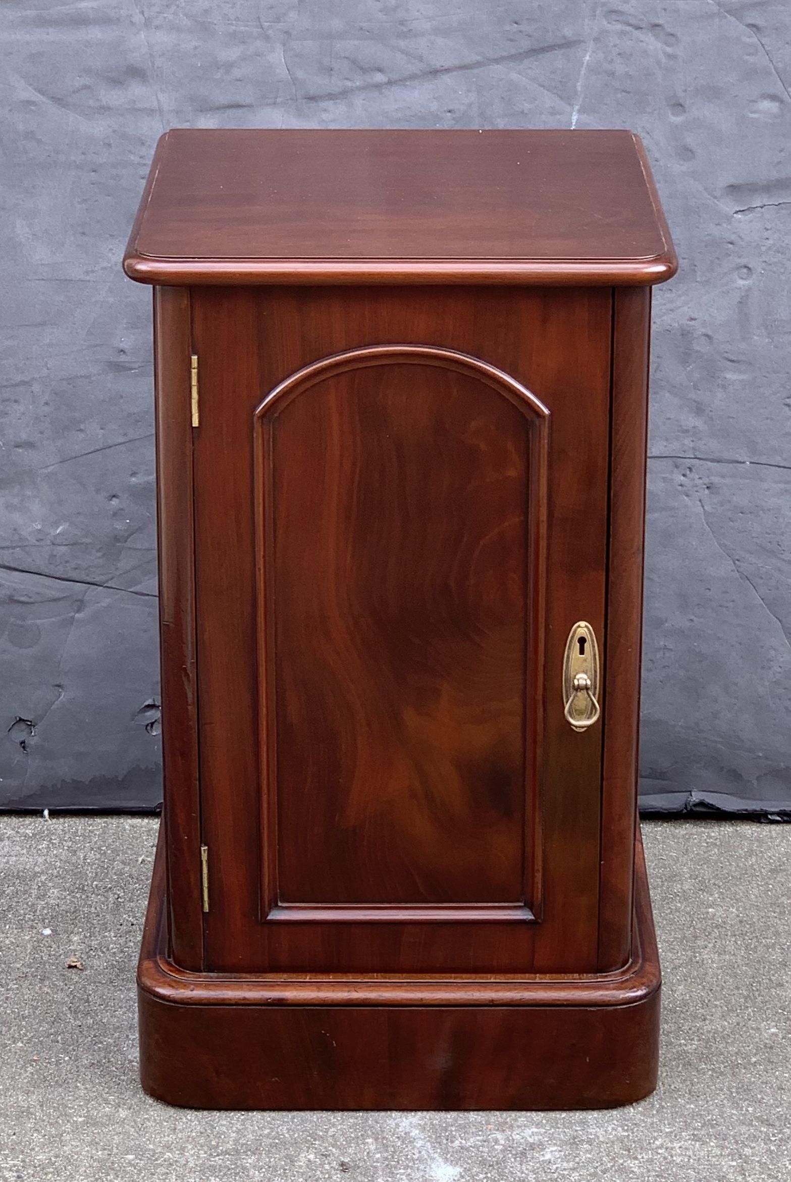 English Bedside Chests or Cabinet Nightstands of Mahogany, Priced as a Pair 8