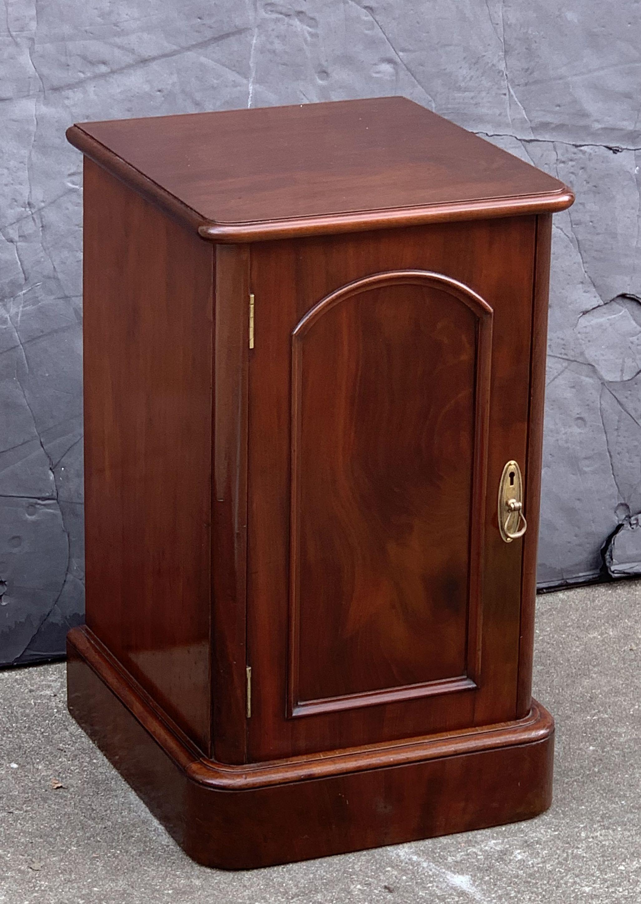 English Bedside Chests or Cabinet Nightstands of Mahogany, Priced as a Pair 9