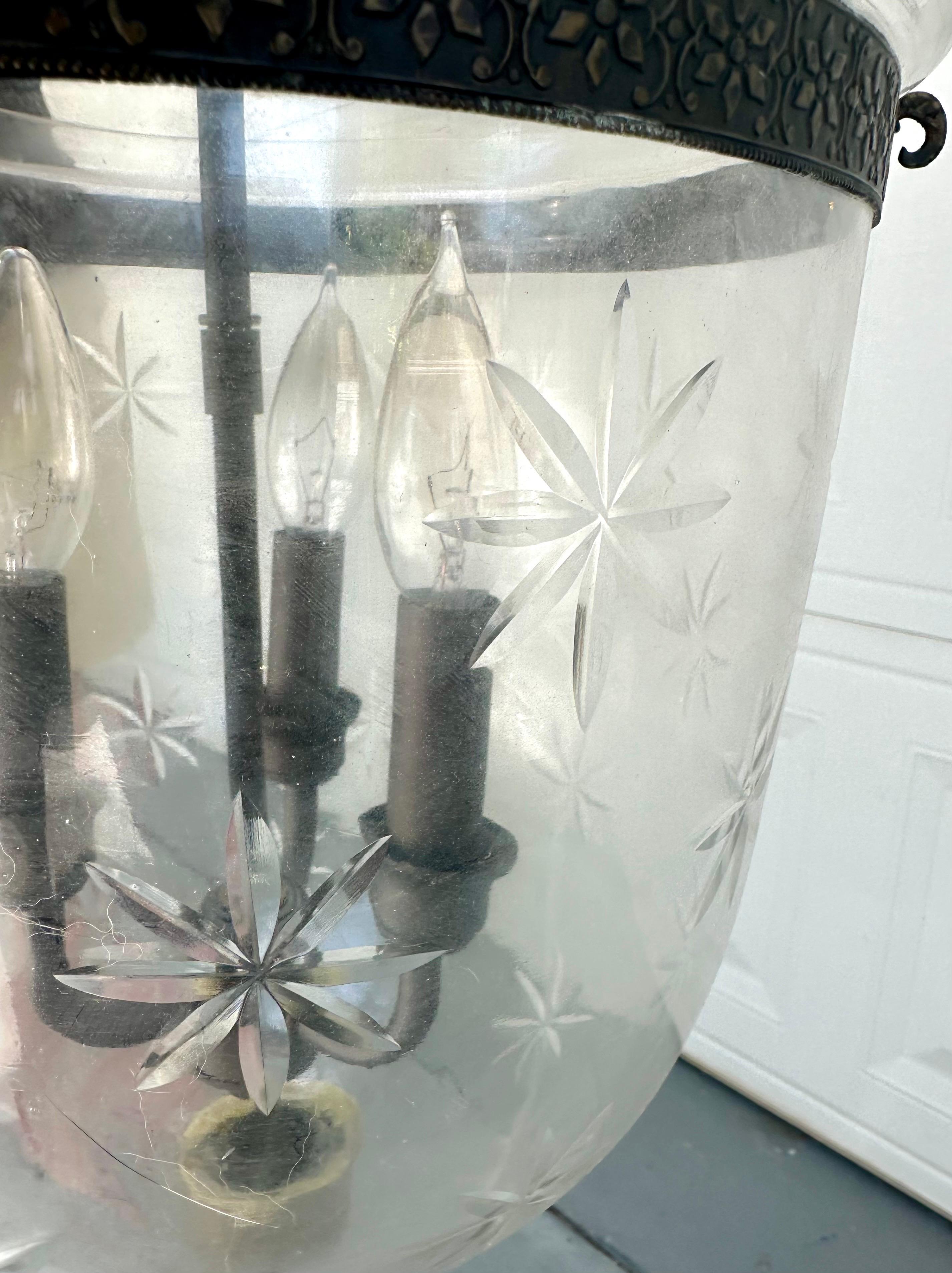 Realizzato con acquaforte Lanterna a campana inglese con stelle incise. in vendita