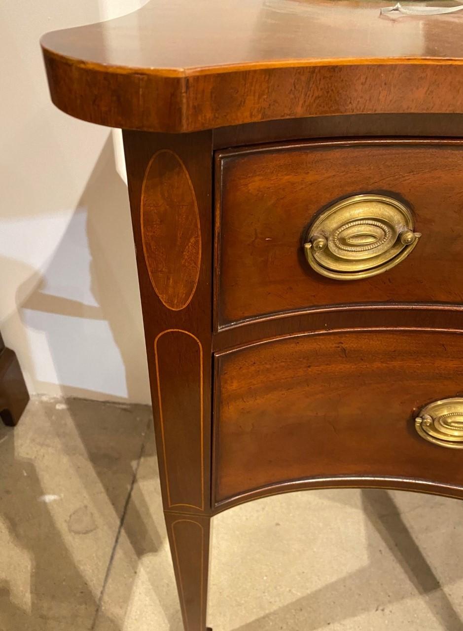 English Bench-Made Mahogany Sheraton Style Serpertine Shape Sideboard with Inlay In Excellent Condition In North Salem, NY