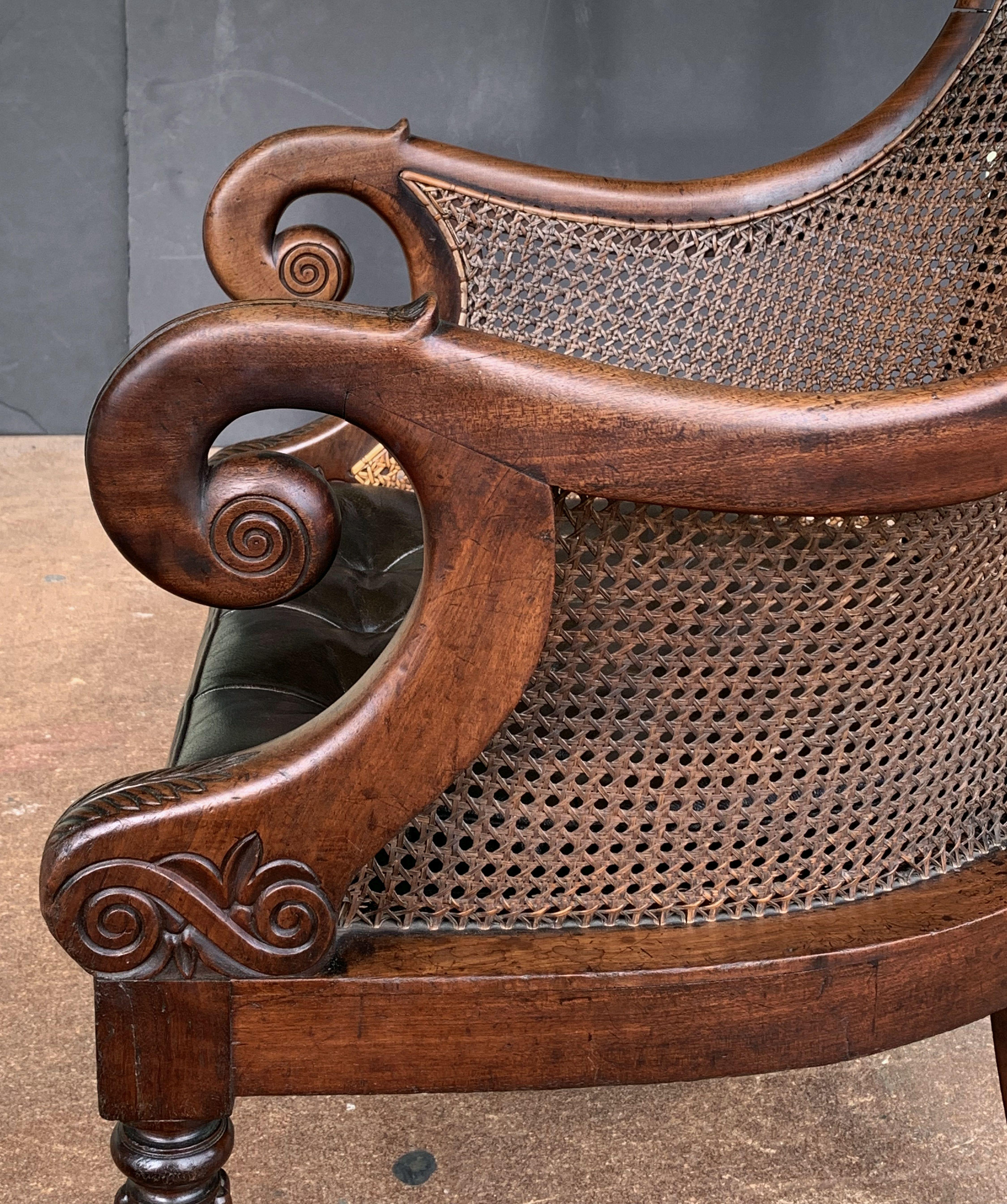 Englischer Bergere-Sessel aus Mahagoni mit Rohrgeflecht aus der Regency-Periode 5