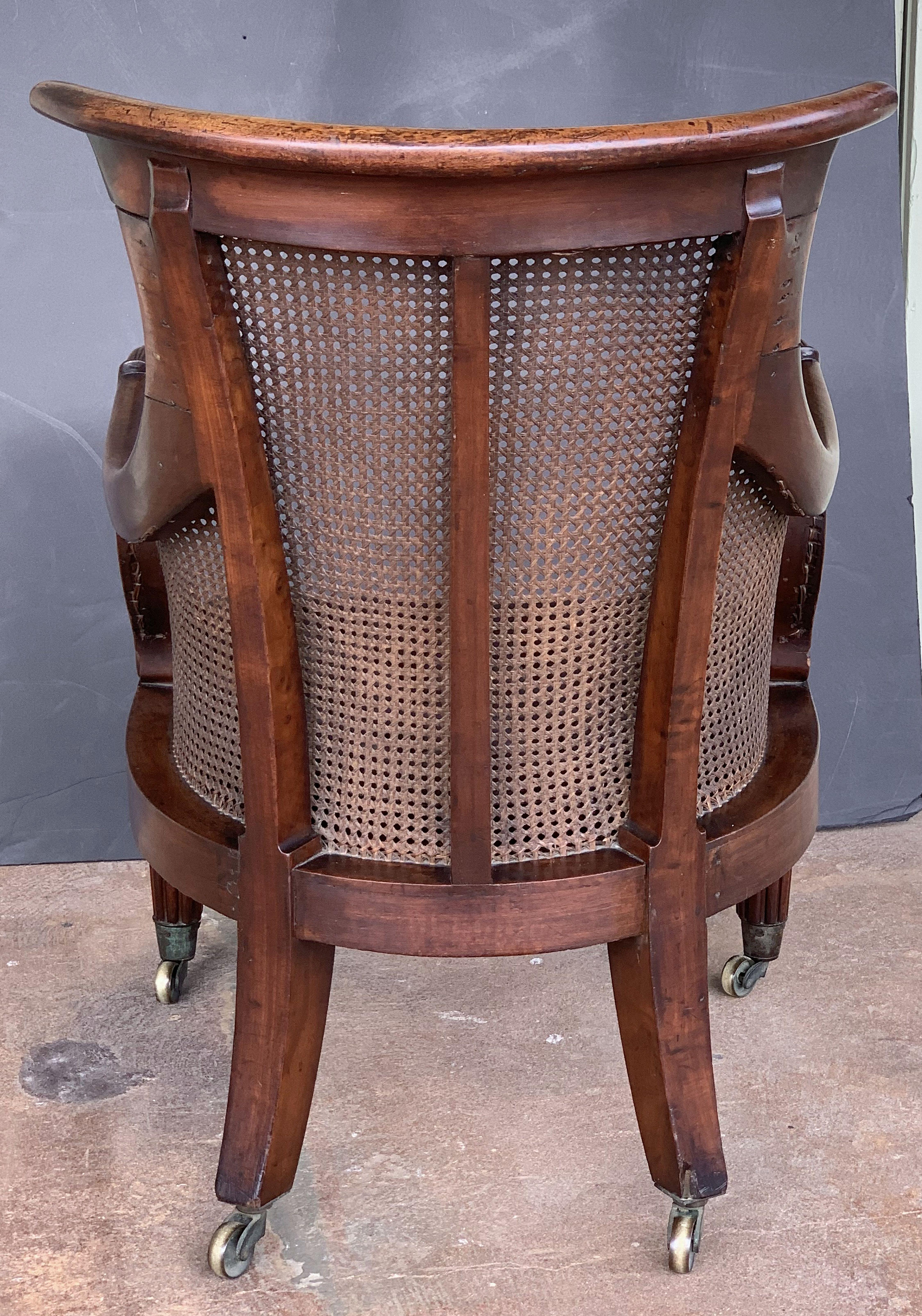 Englischer Bergere-Sessel aus Mahagoni mit Rohrgeflecht aus der Regency-Periode 1