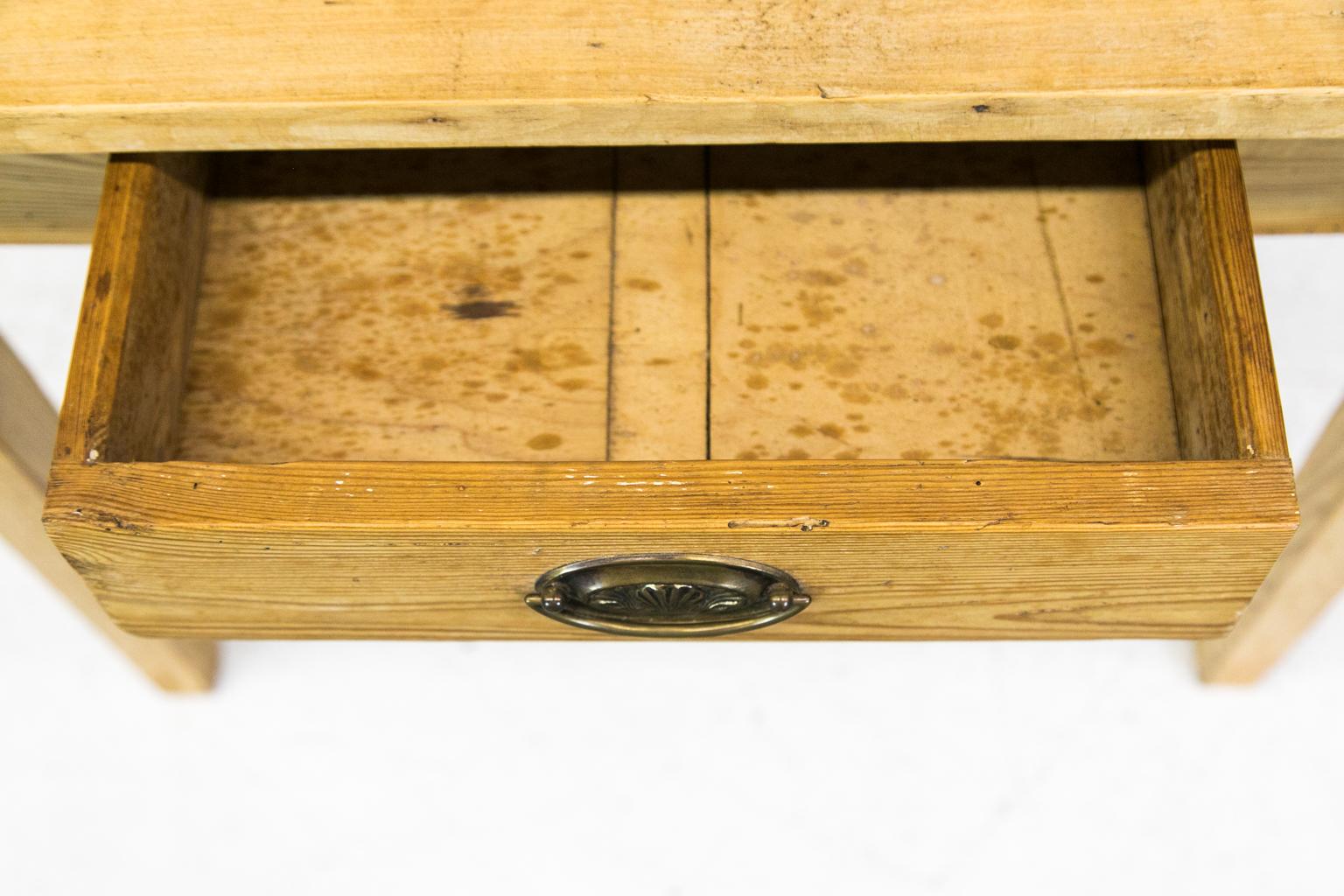 Mid-19th Century English Birch and Pine One Drawer Side Table For Sale