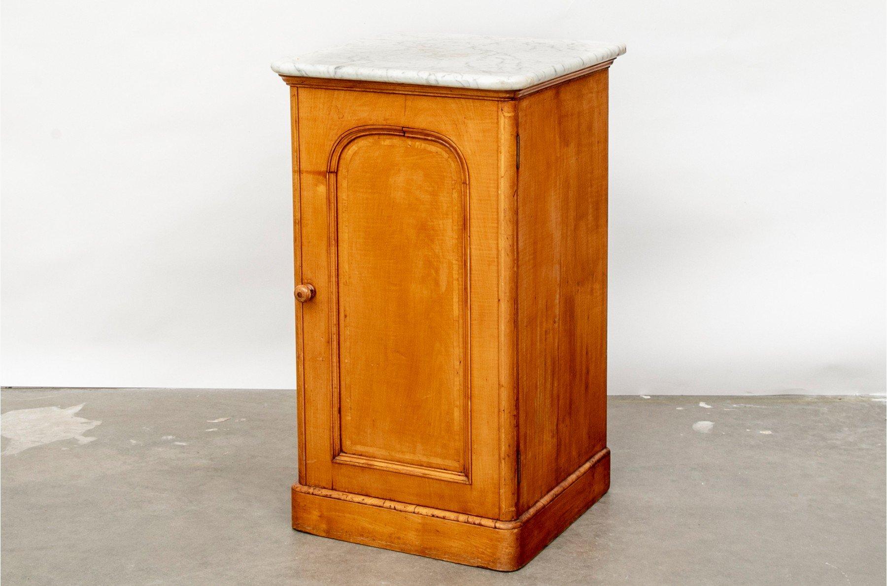 English Birch Night Stand or Cabinet With Marble Top In Good Condition For Sale In Buchanan, NY