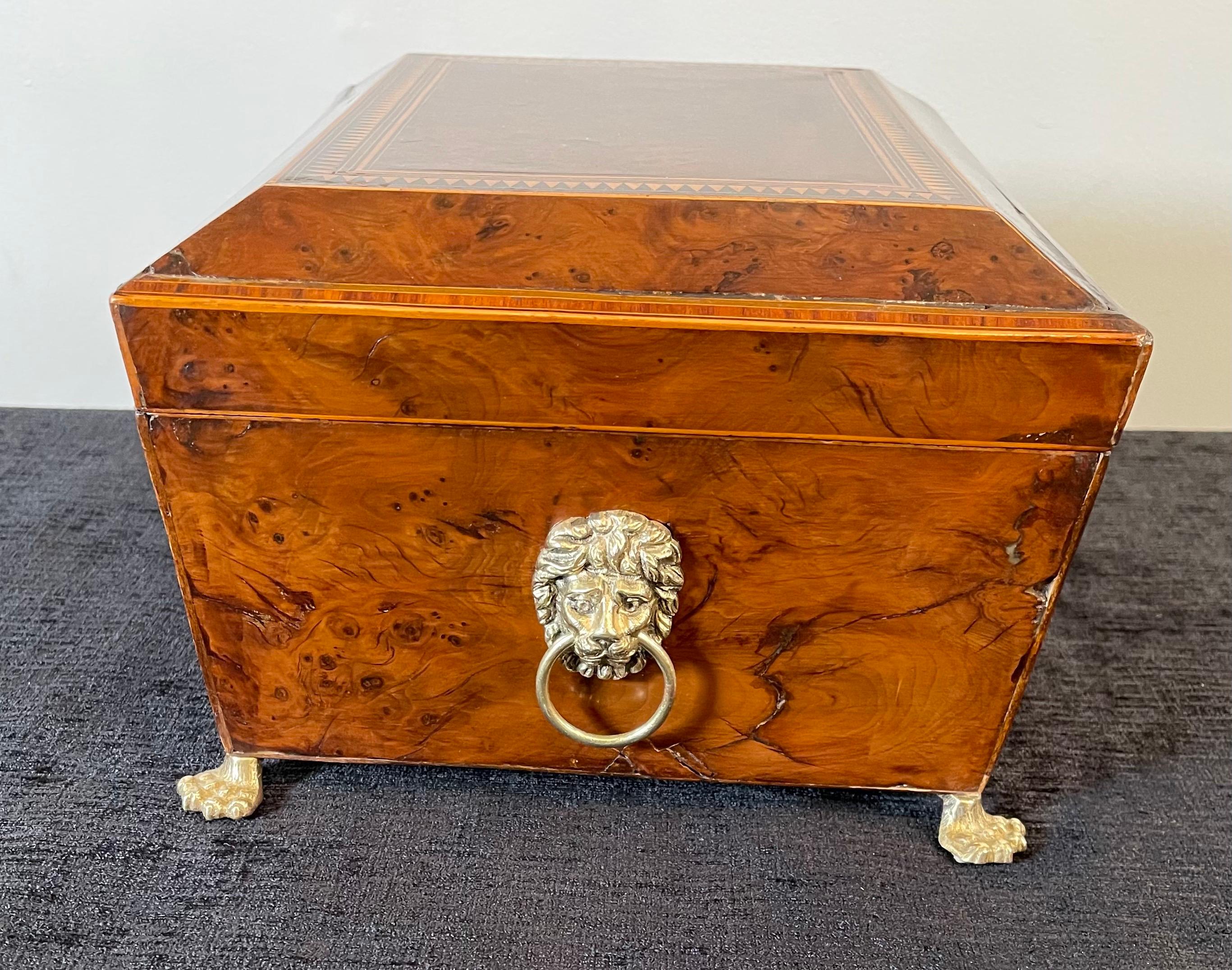 English Birdseye Maple Sewing Box In Good Condition For Sale In New York, NY
