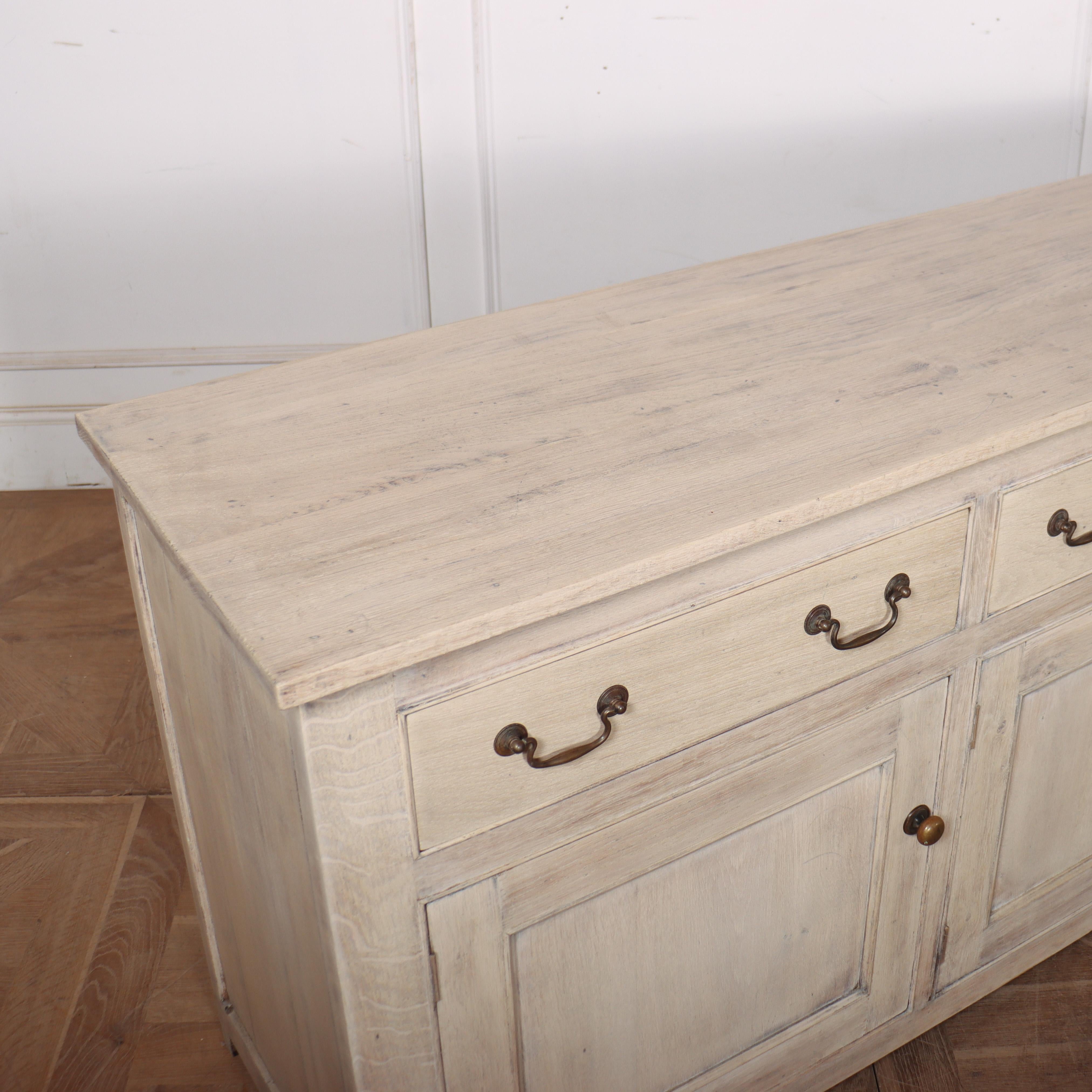 Base per comò in Oak sbiancato inglese 2