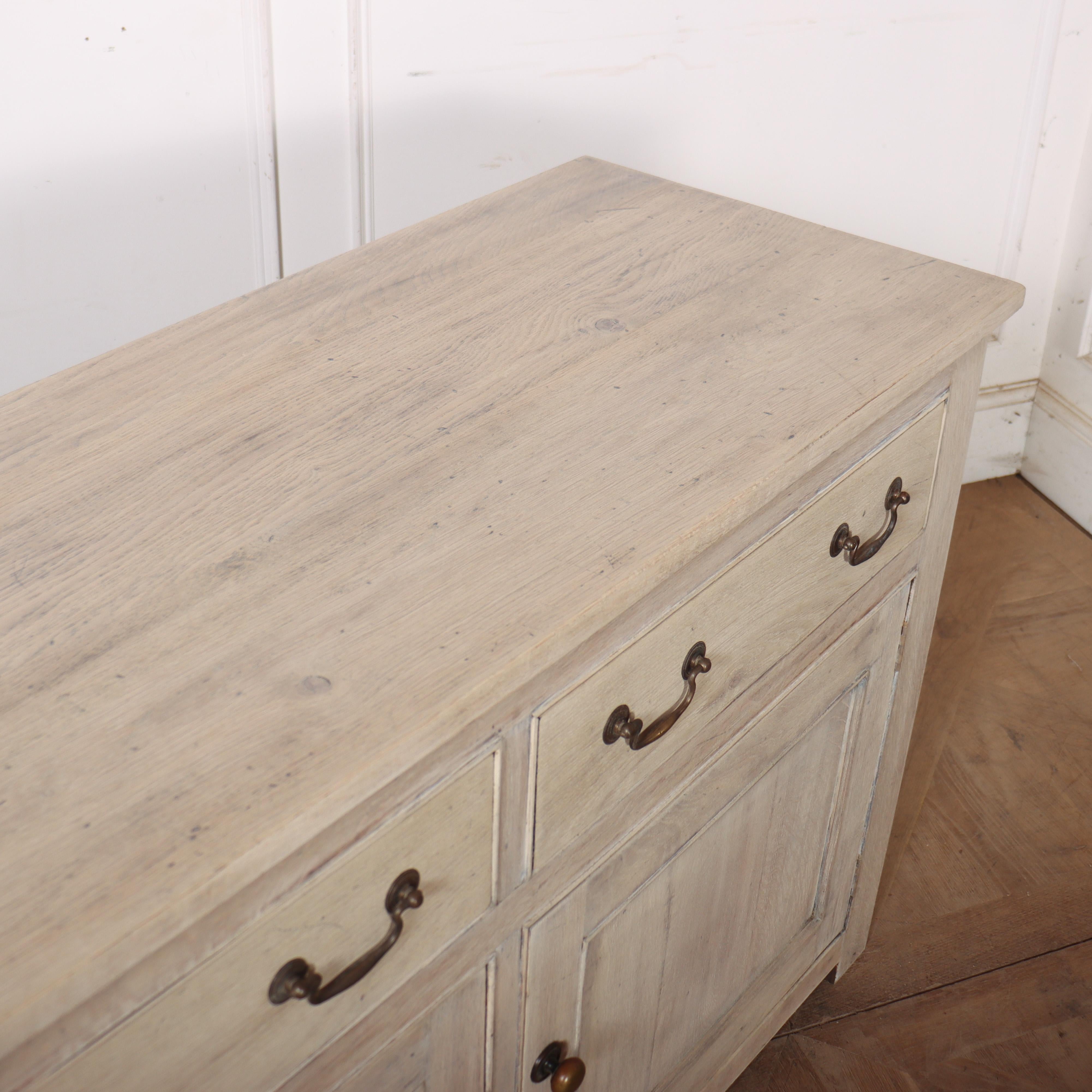 Base per comò in Oak sbiancato inglese 3