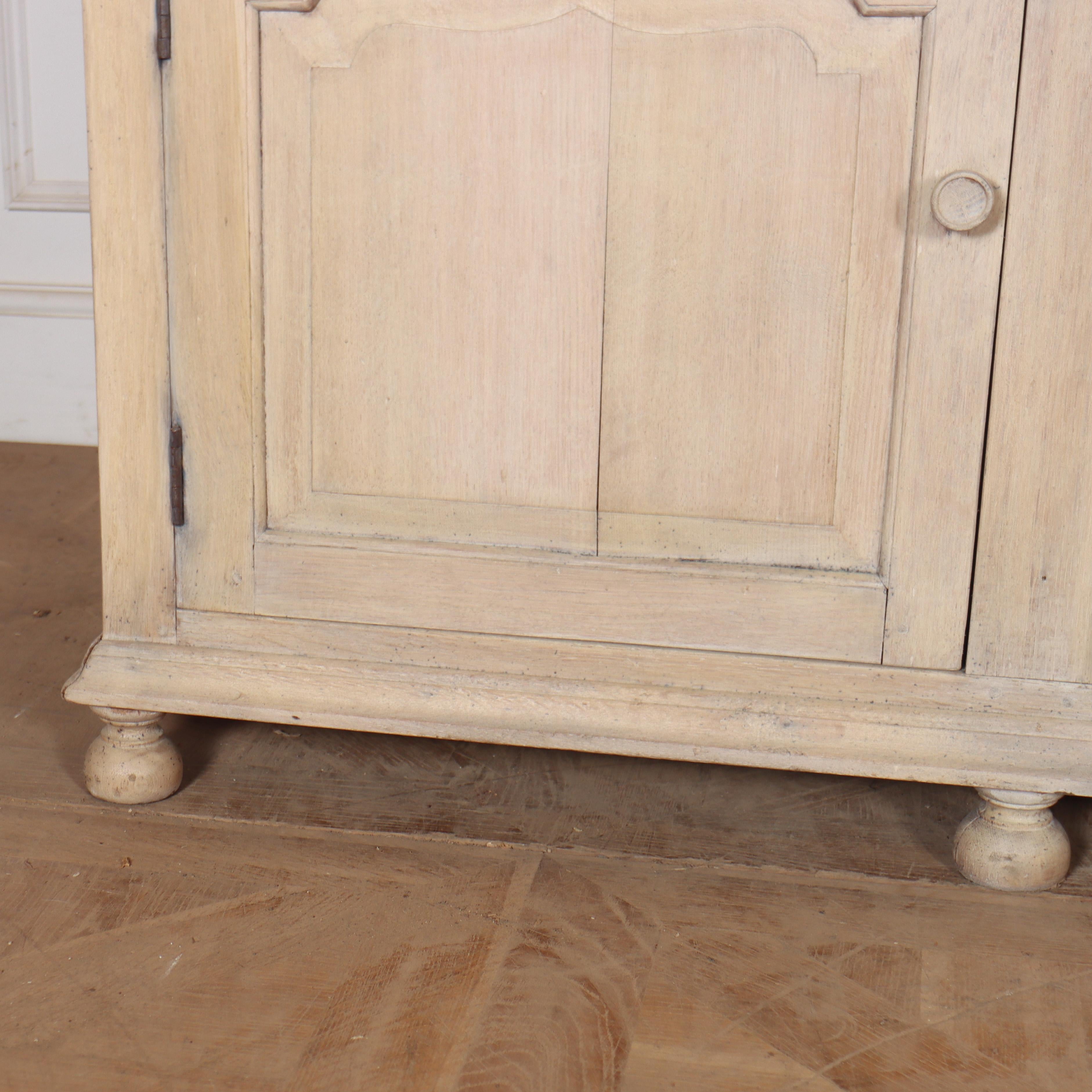 Victorien Base de commode en Oak Oak blanchi anglais en vente