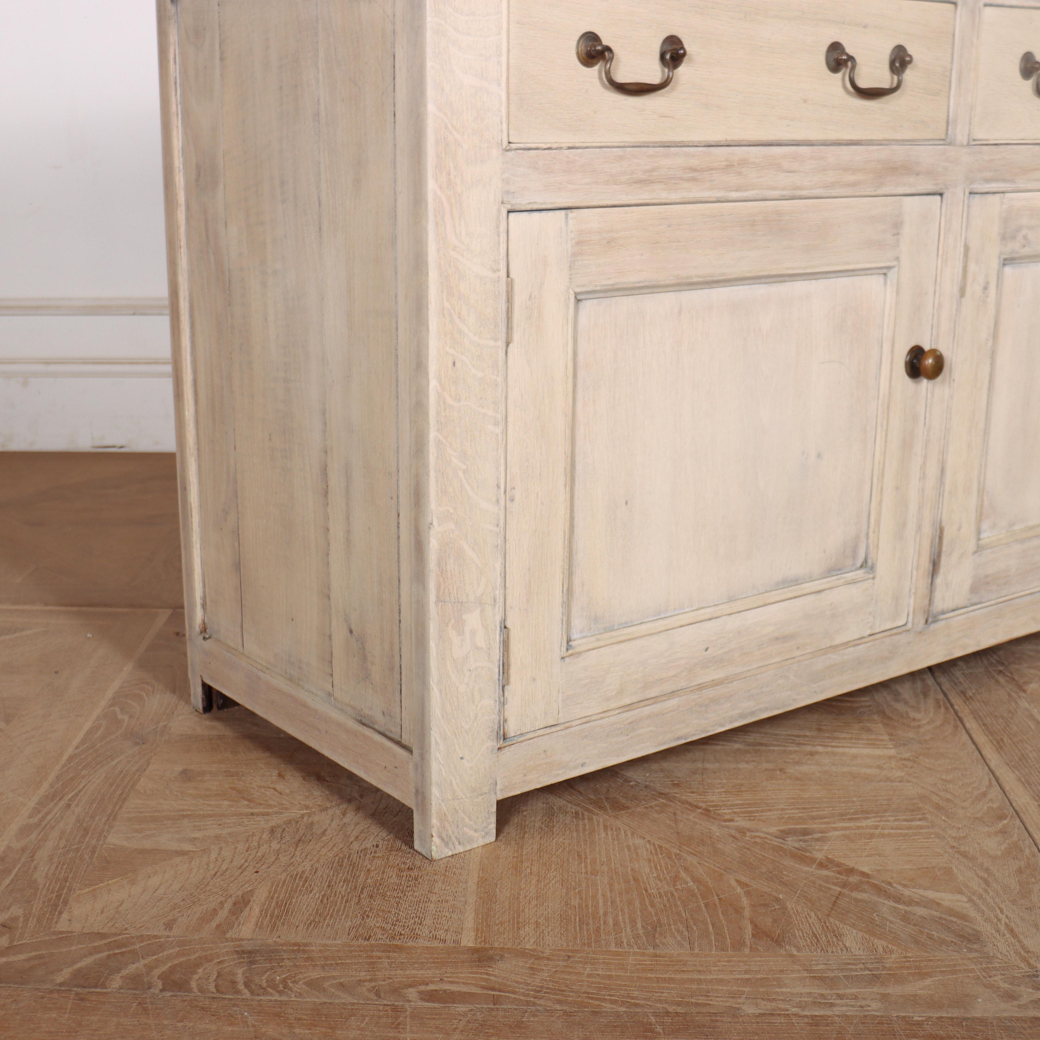 Elisabettiano Base per comò in Oak sbiancato inglese