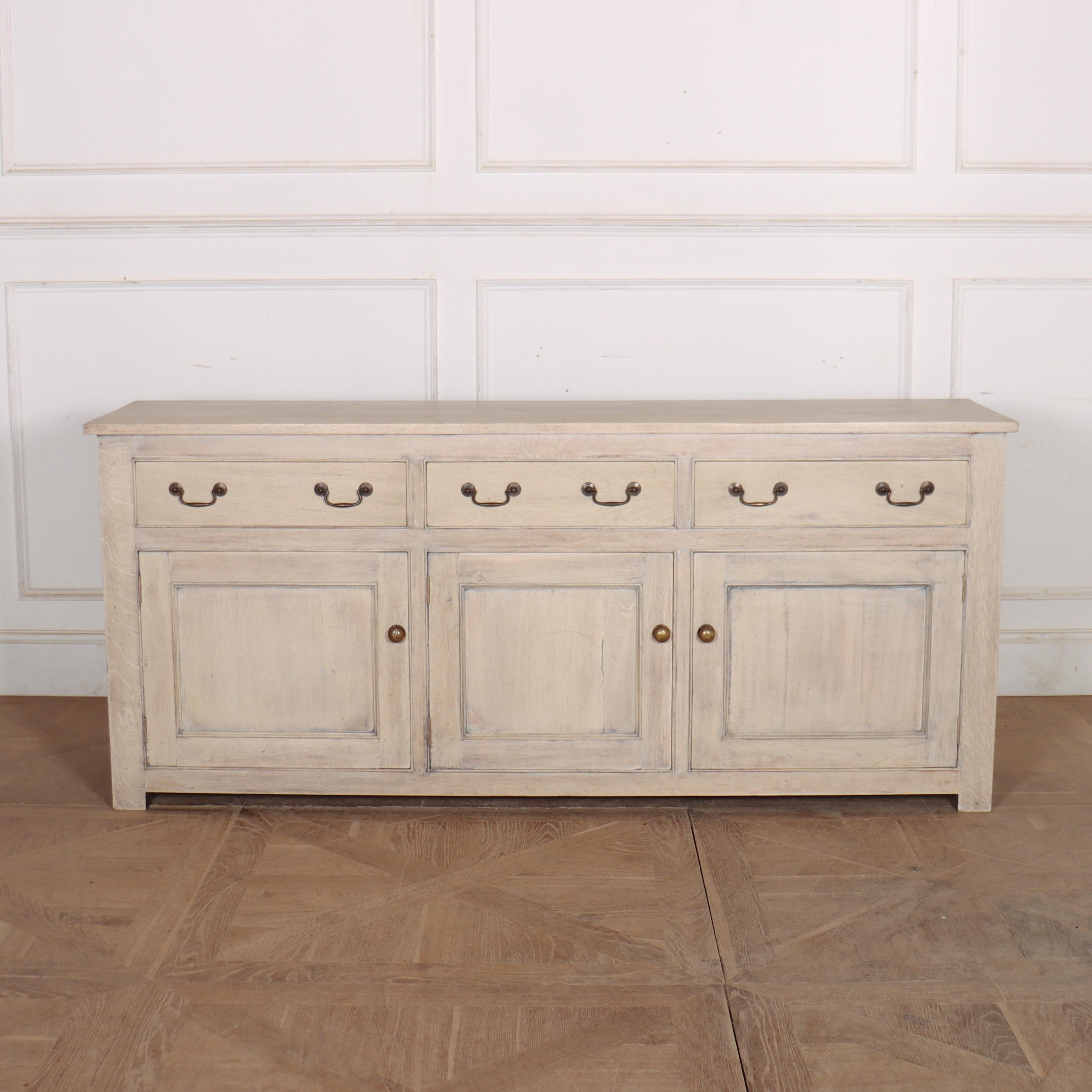 Inglese Base per comò in Oak sbiancato inglese