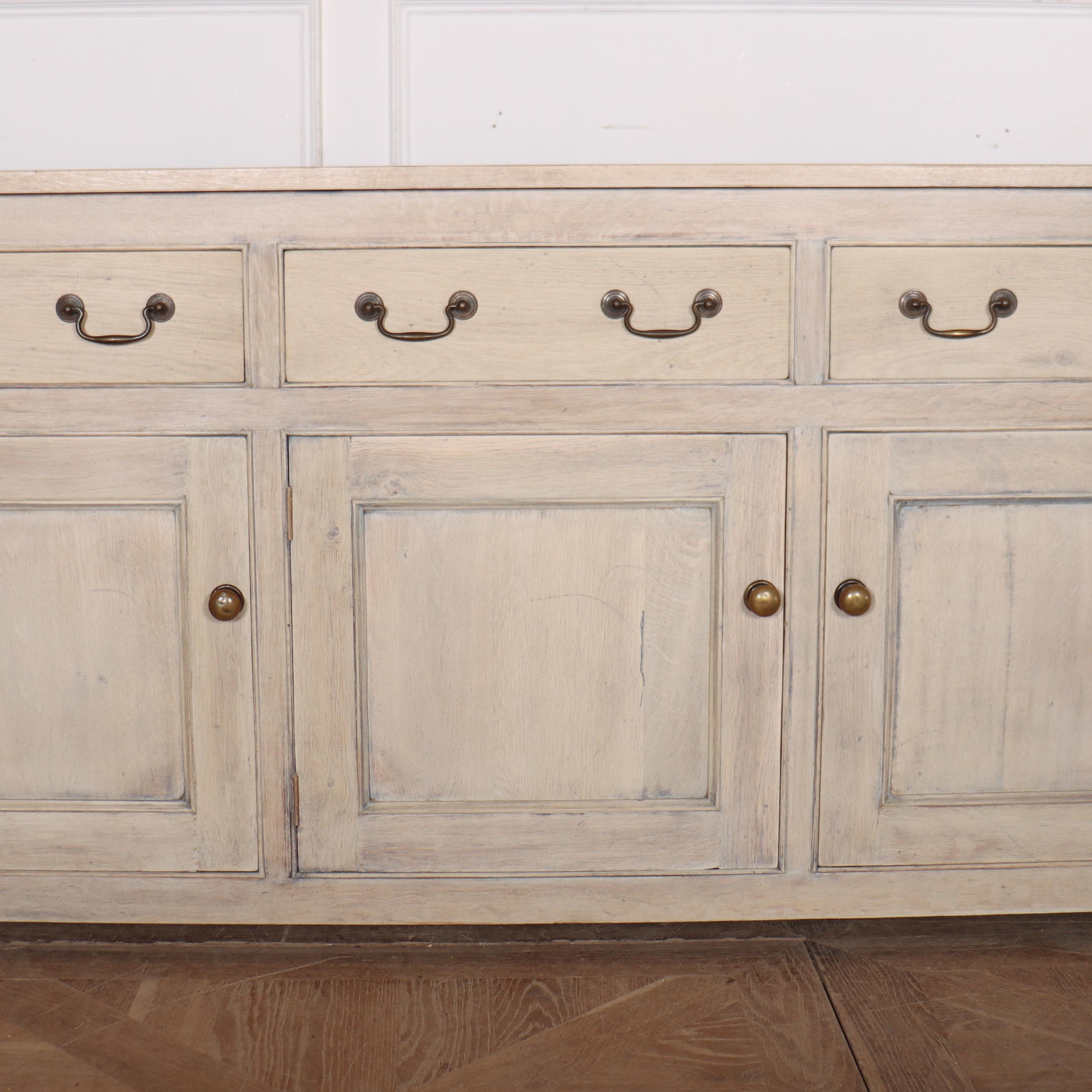 Base per comò in Oak sbiancato inglese In condizioni buone a Leamington Spa, Warwickshire