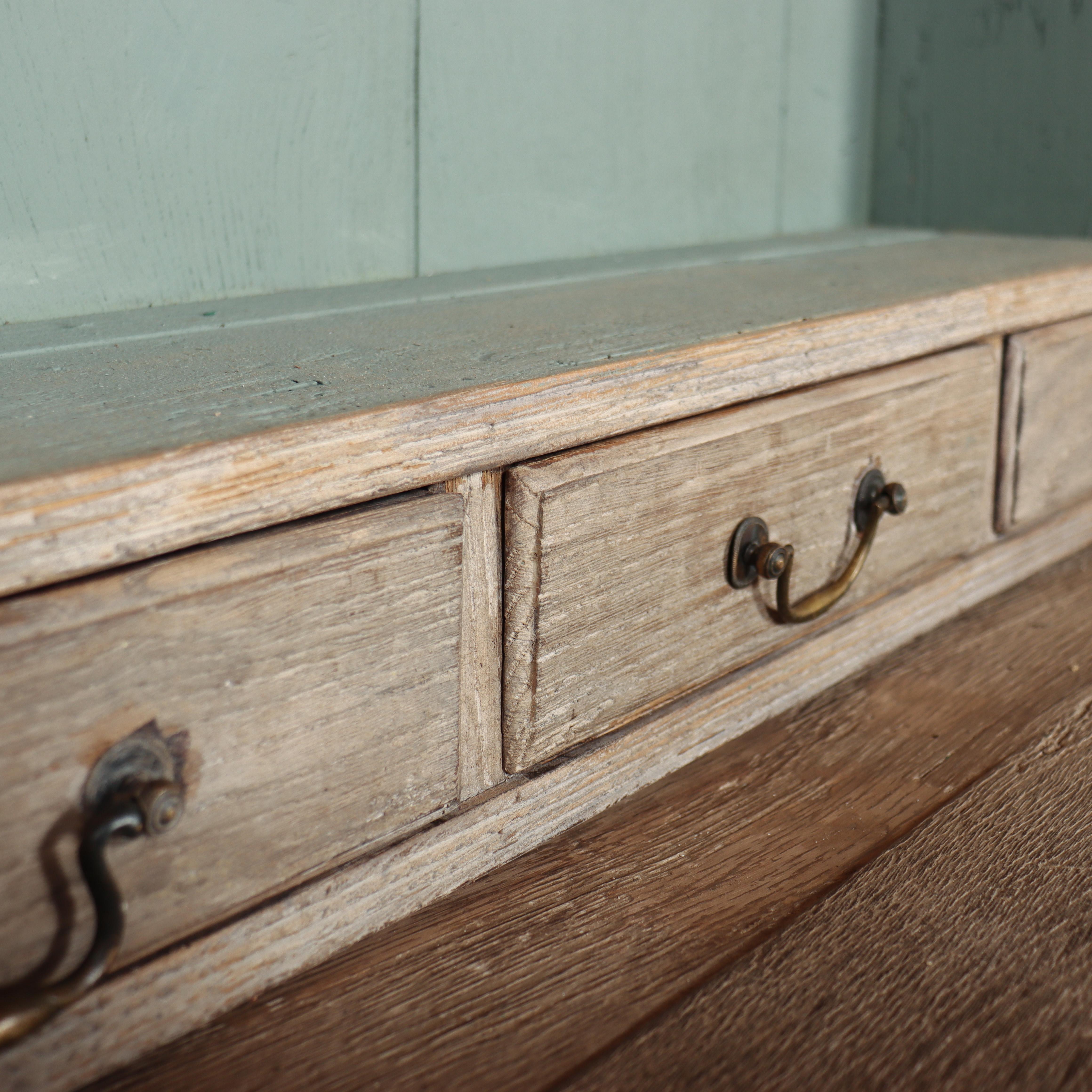 Quercia Comò inglese in Oak sbiancato in vendita