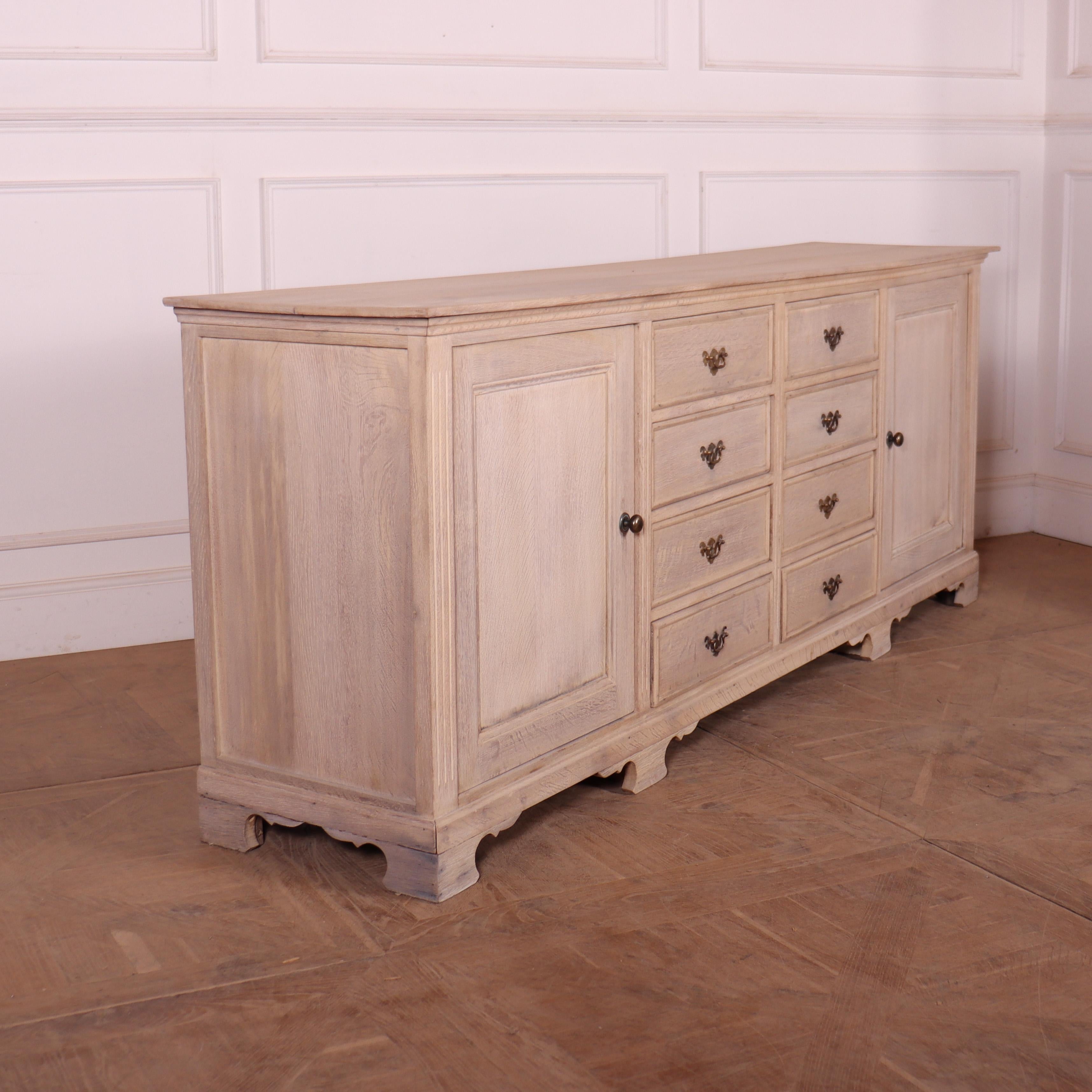 Buffet anglais en Oak Oak blanchi 2