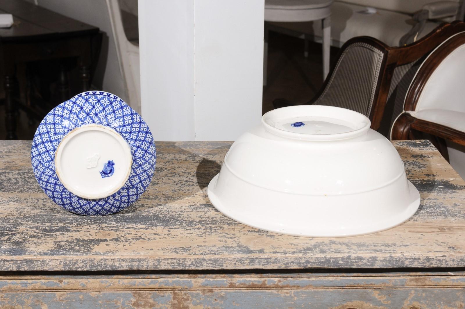 Lavabo à motif Valletta bleu et blanc anglais-Westhead:: Moore & Co en vente 3