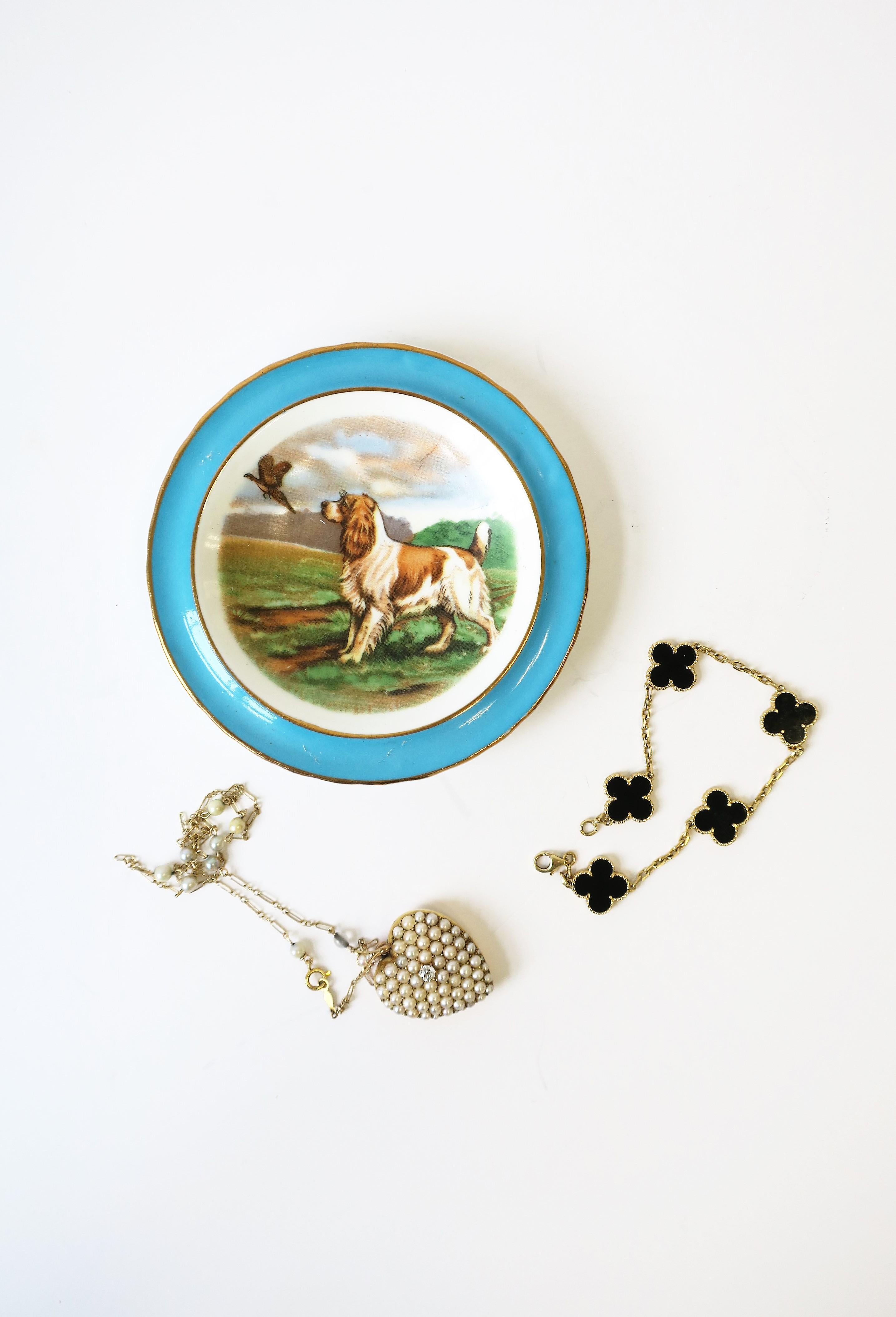 20th Century English Blue and White Porcelain Jewelry Dish with Spaniel Dog and Bird