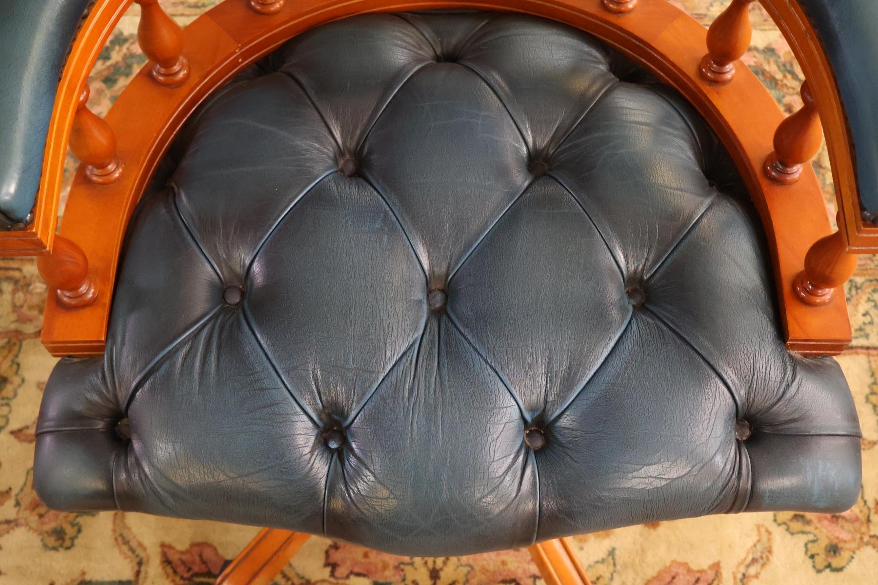 Silla de Capitán de Piel Acolchada Estilo Chesterfield Azul Inglés Silla de Oficina en venta 3