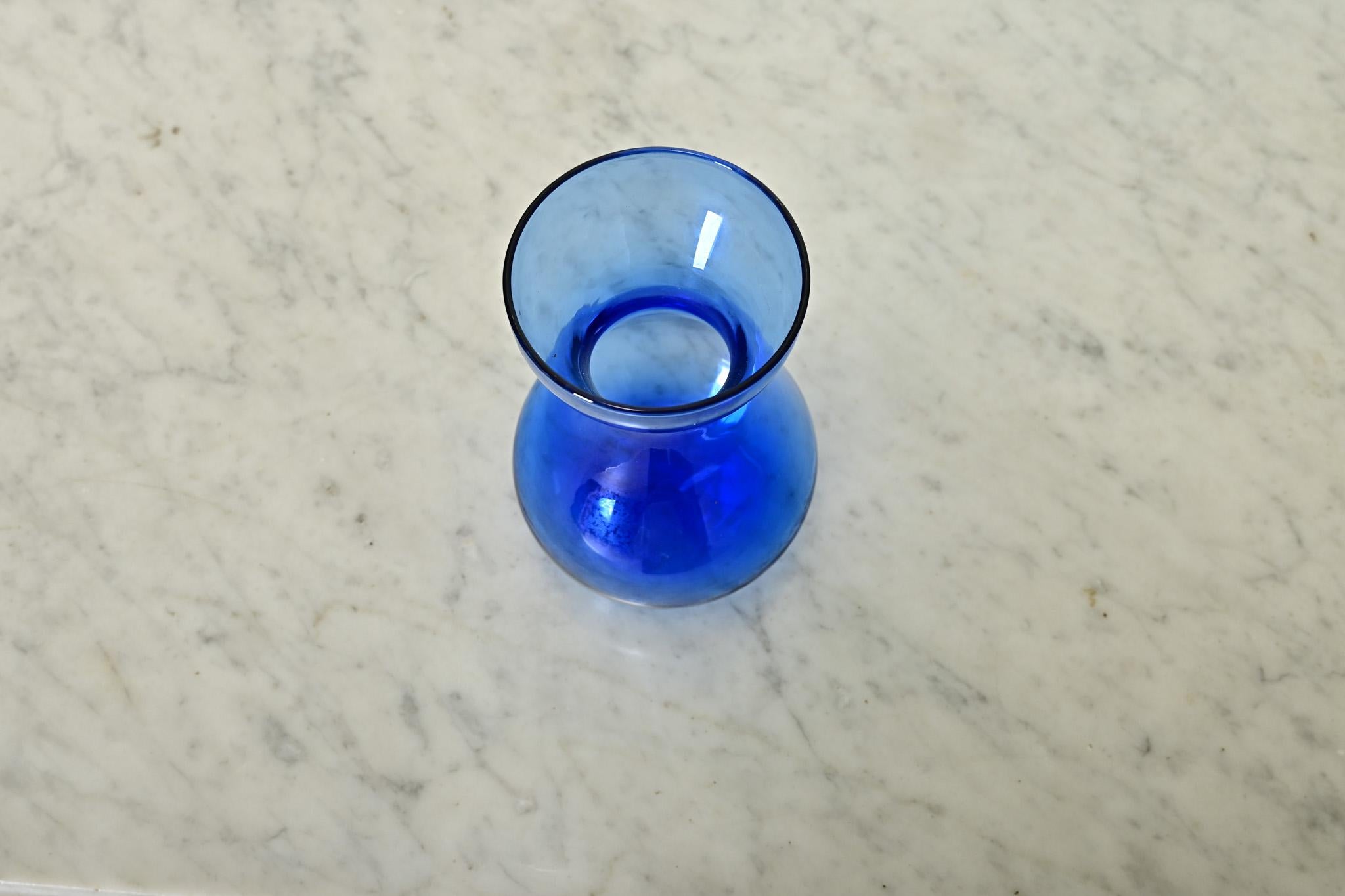 Altro Vaso di giacinti in vetro blu inglese in vendita