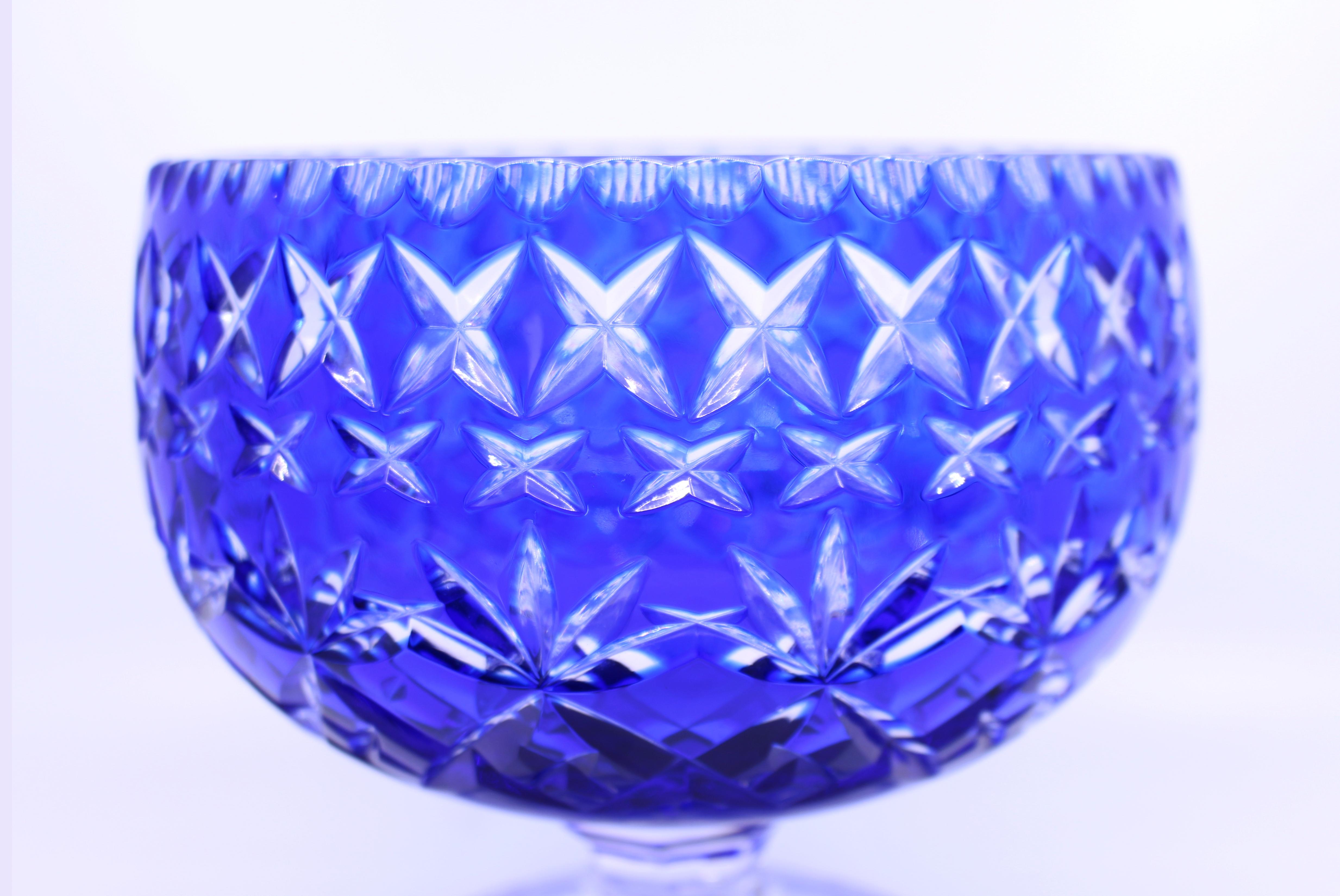 English Blue Overlay Crystal Footed Bowl, circa 1950 In Good Condition For Sale In Worcester, Worcestershire