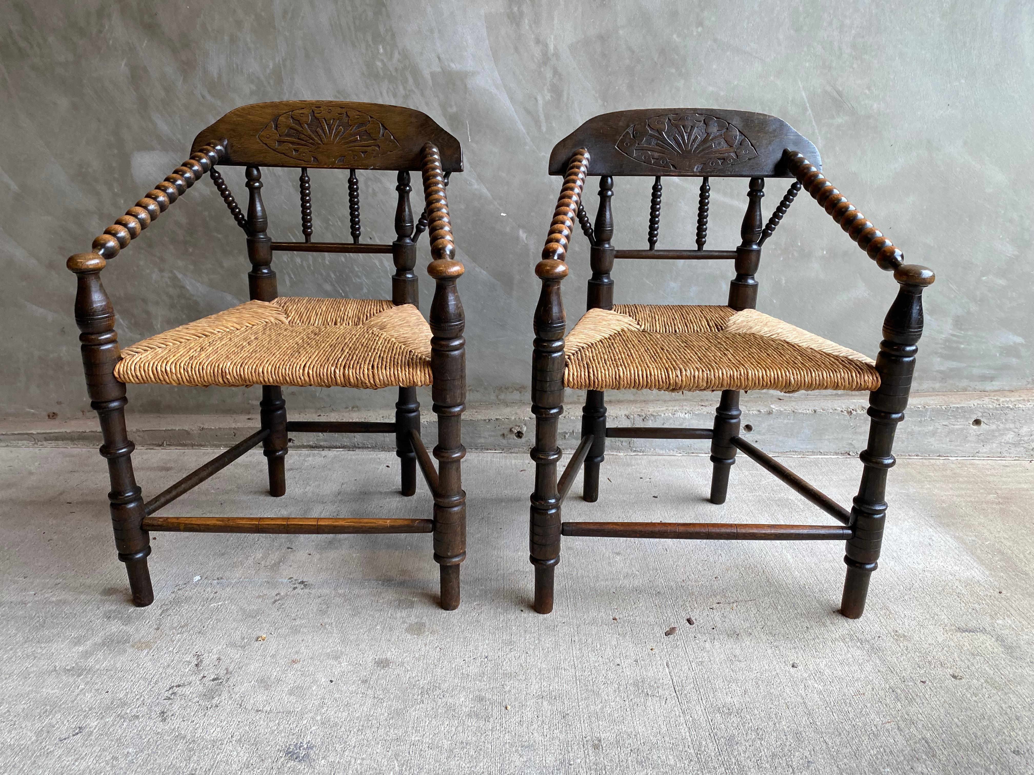 English Bobbin Chairs in Oak and Rush, 19th Century In Good Condition In Austin, TX