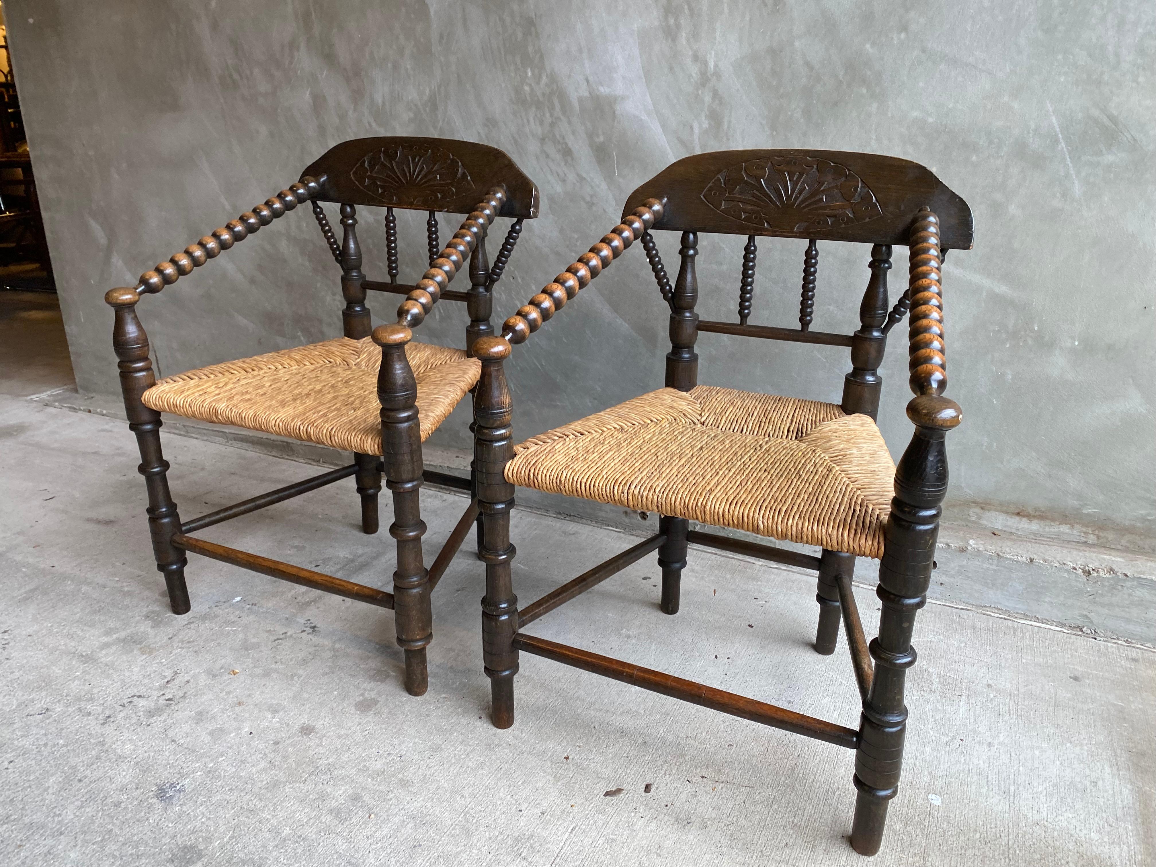 English Bobbin Chairs in Oak and Rush, 19th Century 1