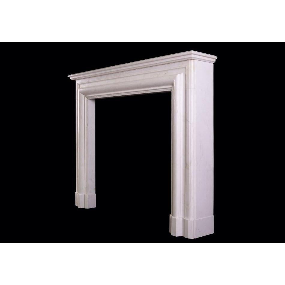 English Bolection Fireplace in White Marble In New Condition For Sale In London, GB