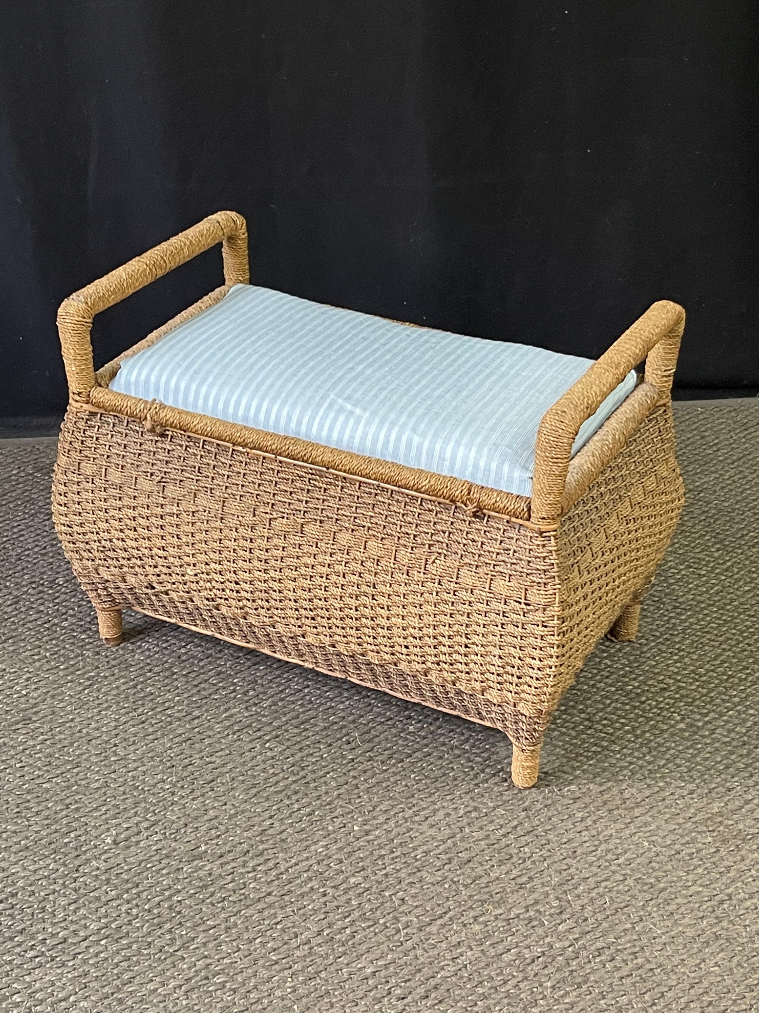 English Bombay-Shaped Woven Rattan Bench For Sale 3