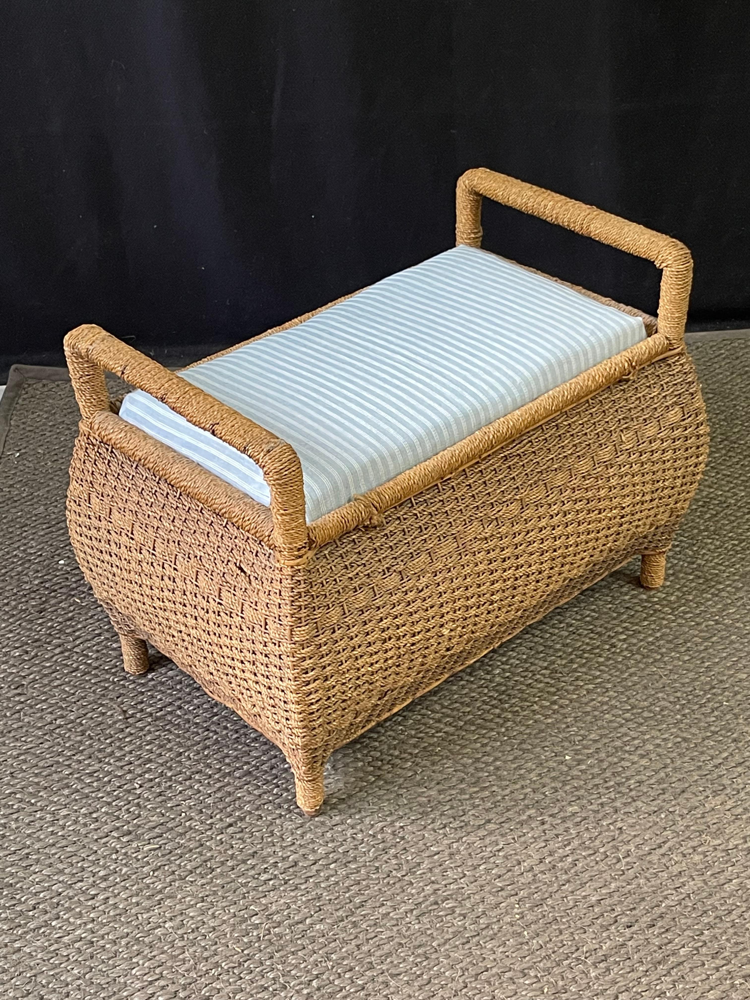 English Bombay-Shaped Woven Rattan Bench For Sale 4