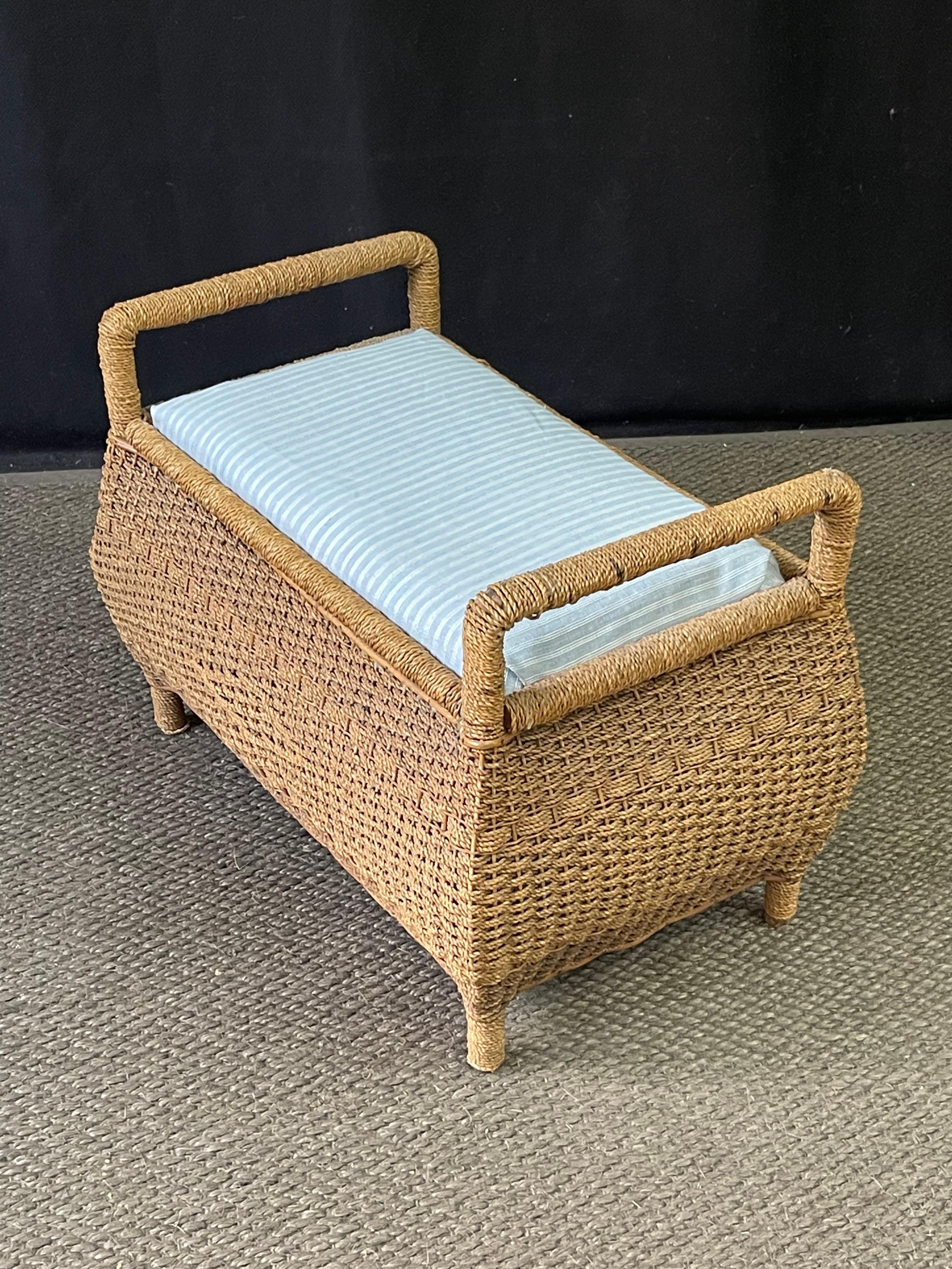 English Bombay-Shaped Woven Rattan Bench For Sale 5