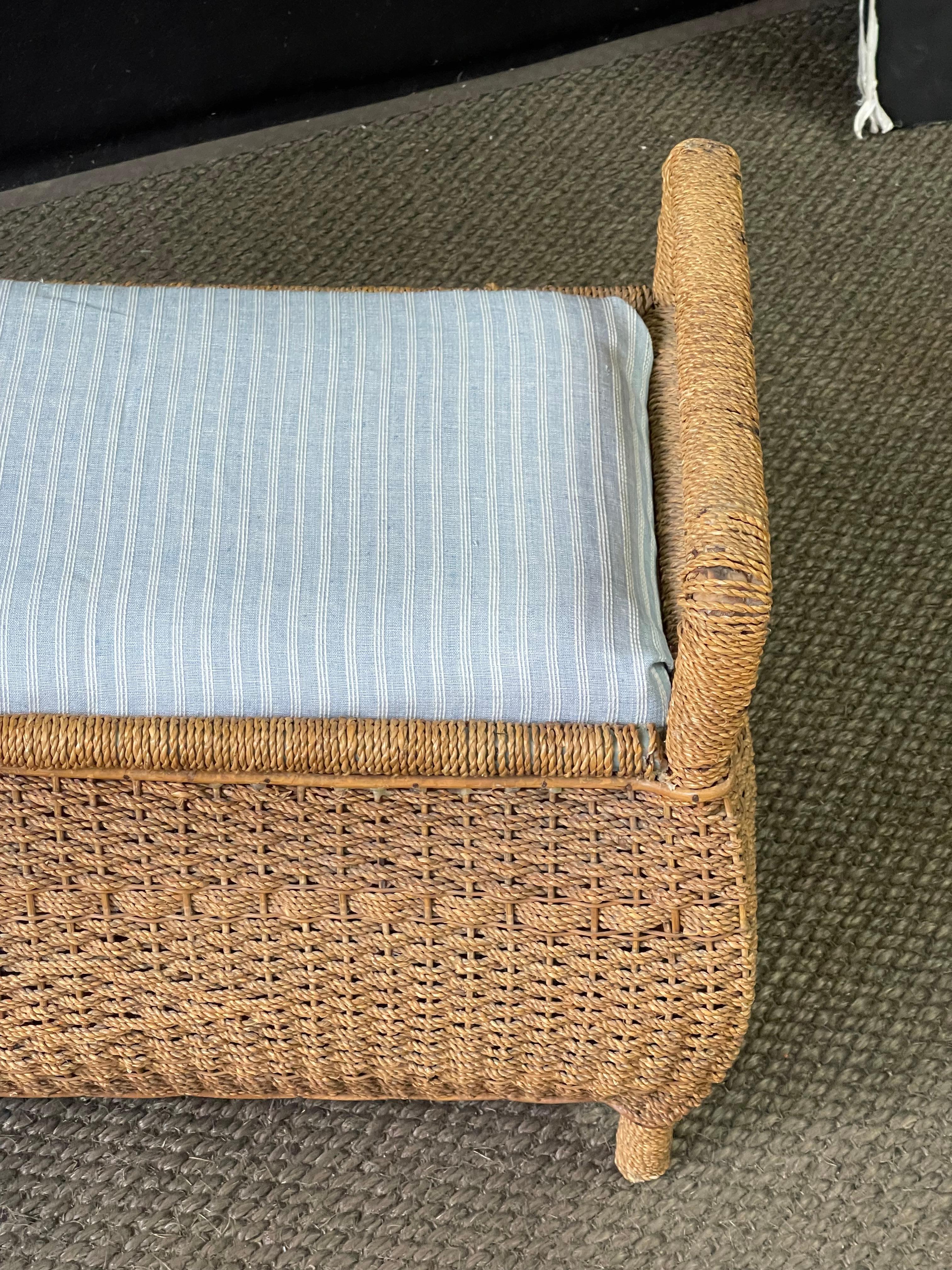 English Bombay-Shaped Woven Rattan Bench For Sale 6