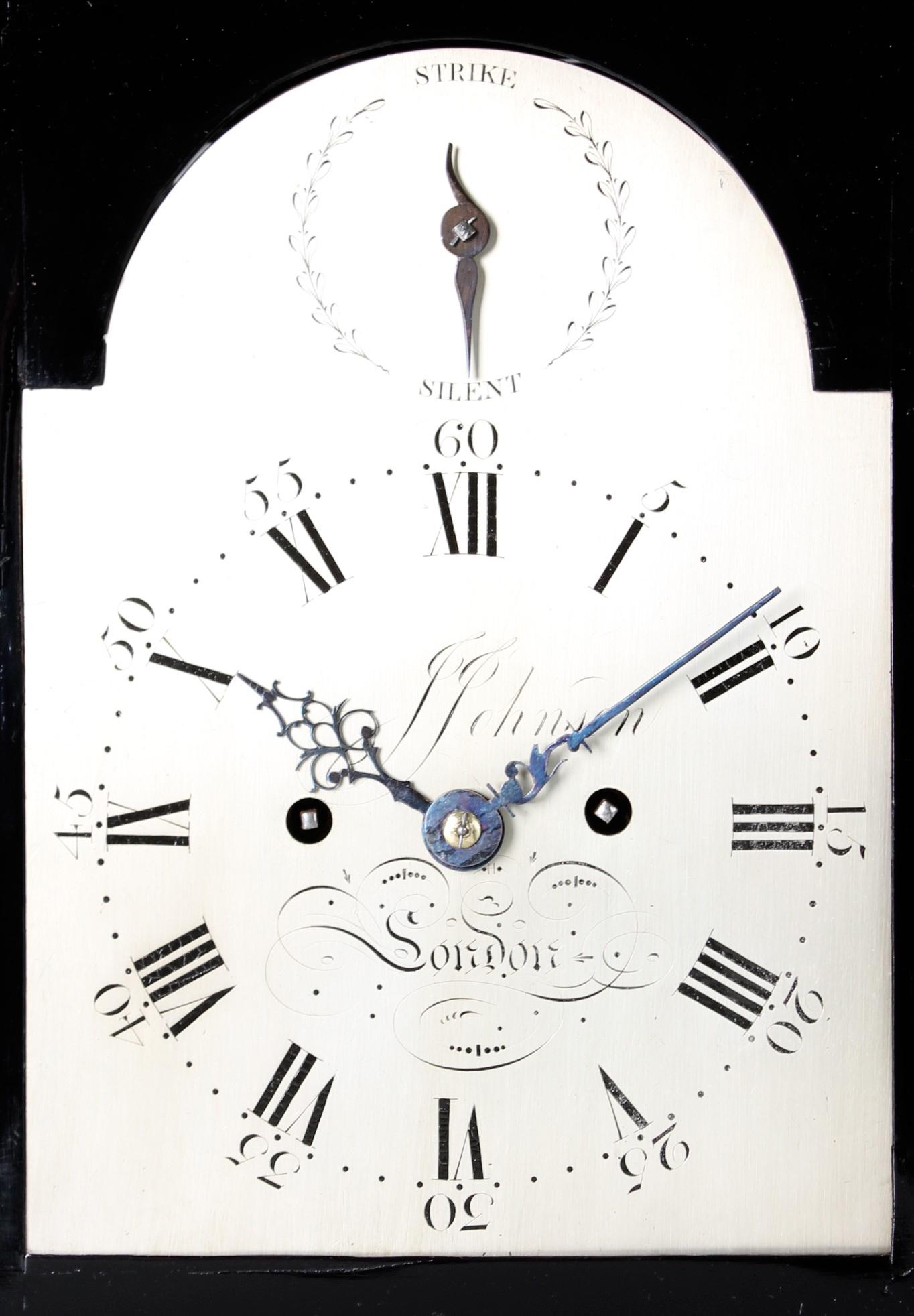 English Bracket Clock with Silver Plated Dial, London, circa 1800 In Good Condition For Sale In Greven, DE