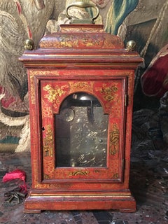 English Bracket in Red Lacquer with Chinoiseries and Bronze late 18th Century
