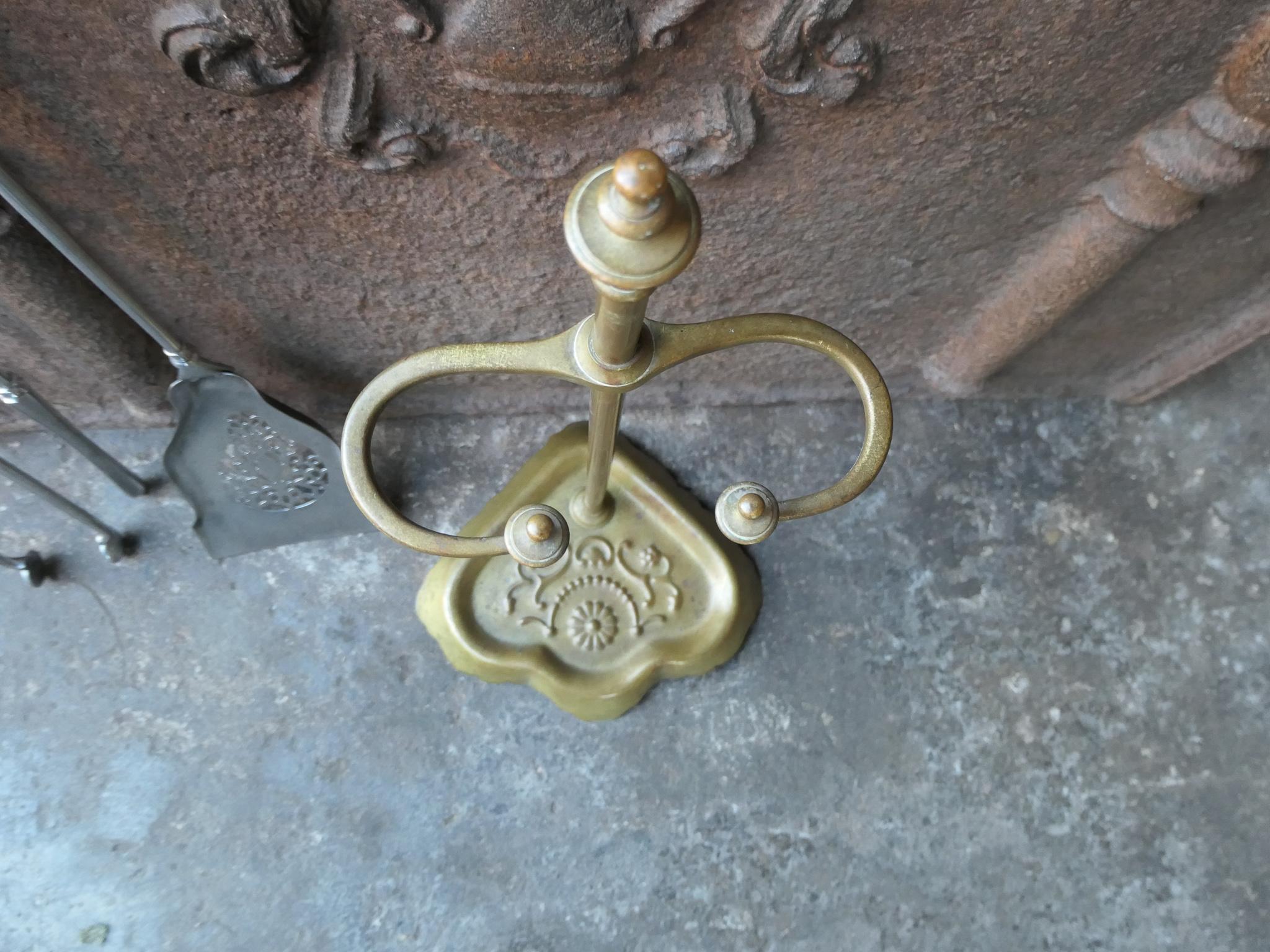 English Brass an Polished Steel Georgian Fireplace Tool Set, 18th-19th C For Sale 12