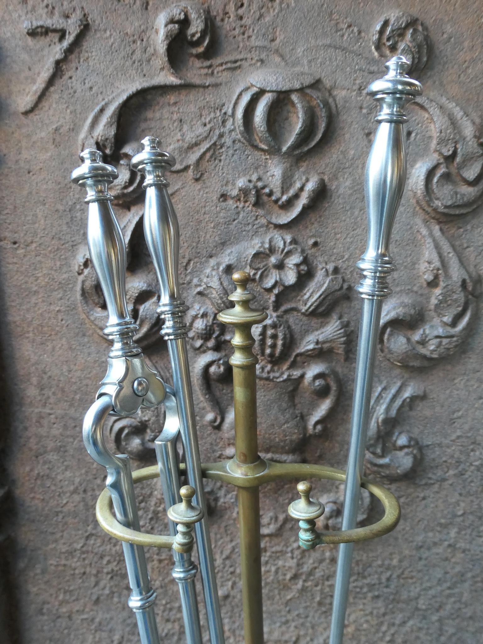 English Brass an Polished Steel Georgian Fireplace Tool Set, 18th-19th C For Sale 1
