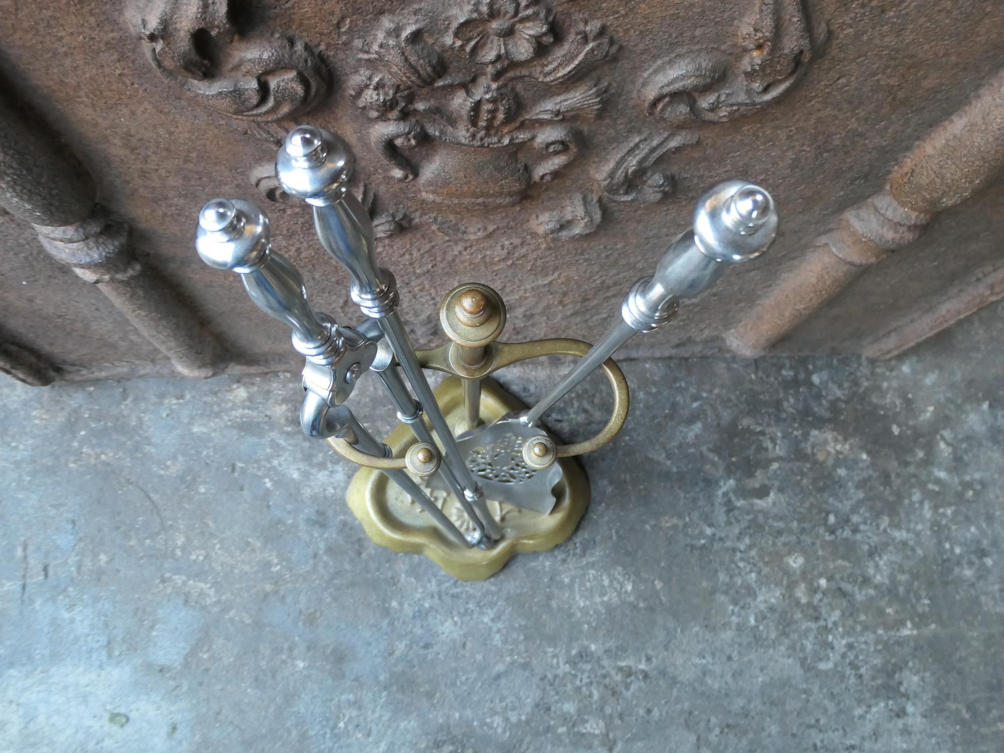 English Brass an Polished Steel Georgian Fireplace Tool Set, 18th-19th C For Sale 4