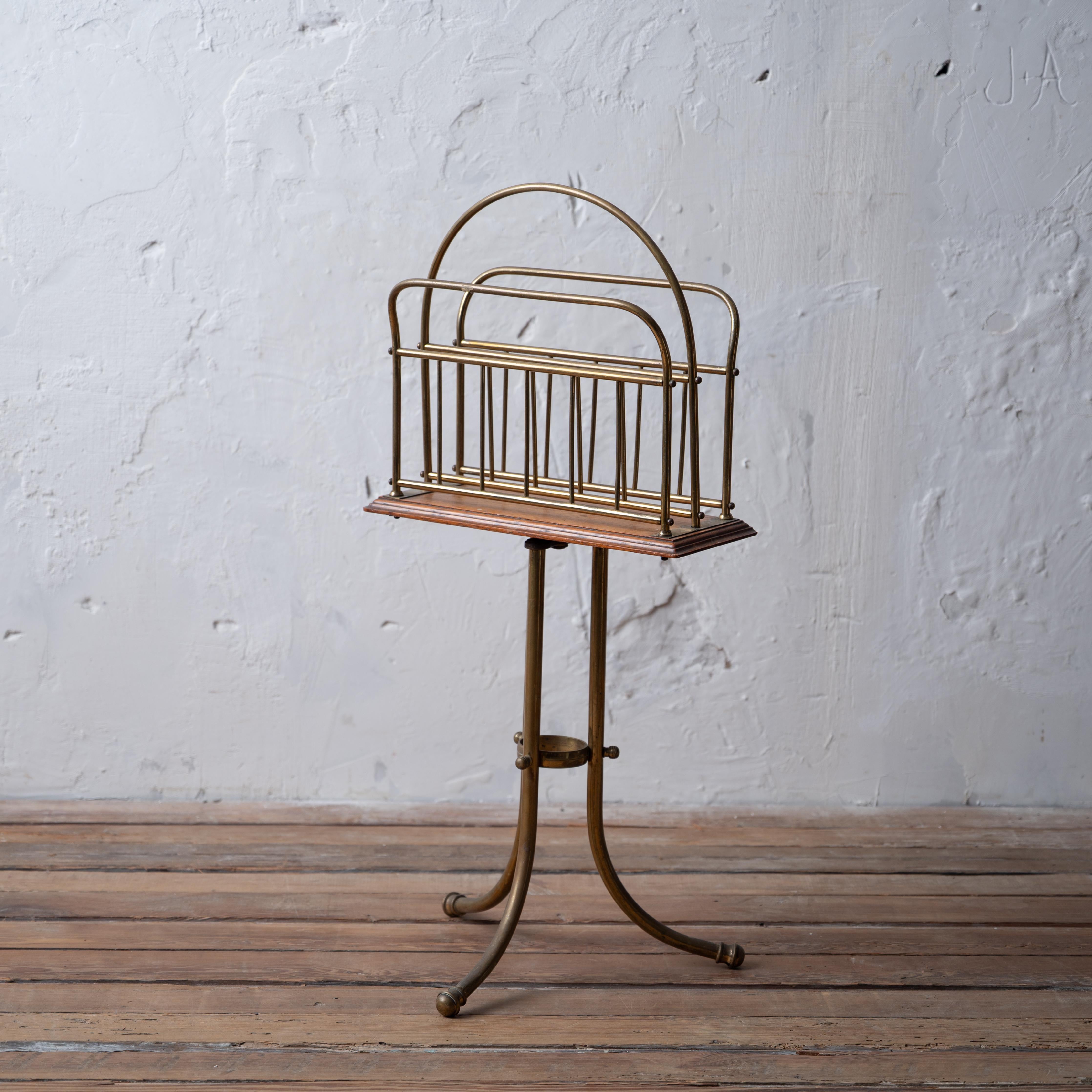 Leggio girevole in ottone e Oak, fine del XIX secolo.

Con la dicitura sul lato inferiore 