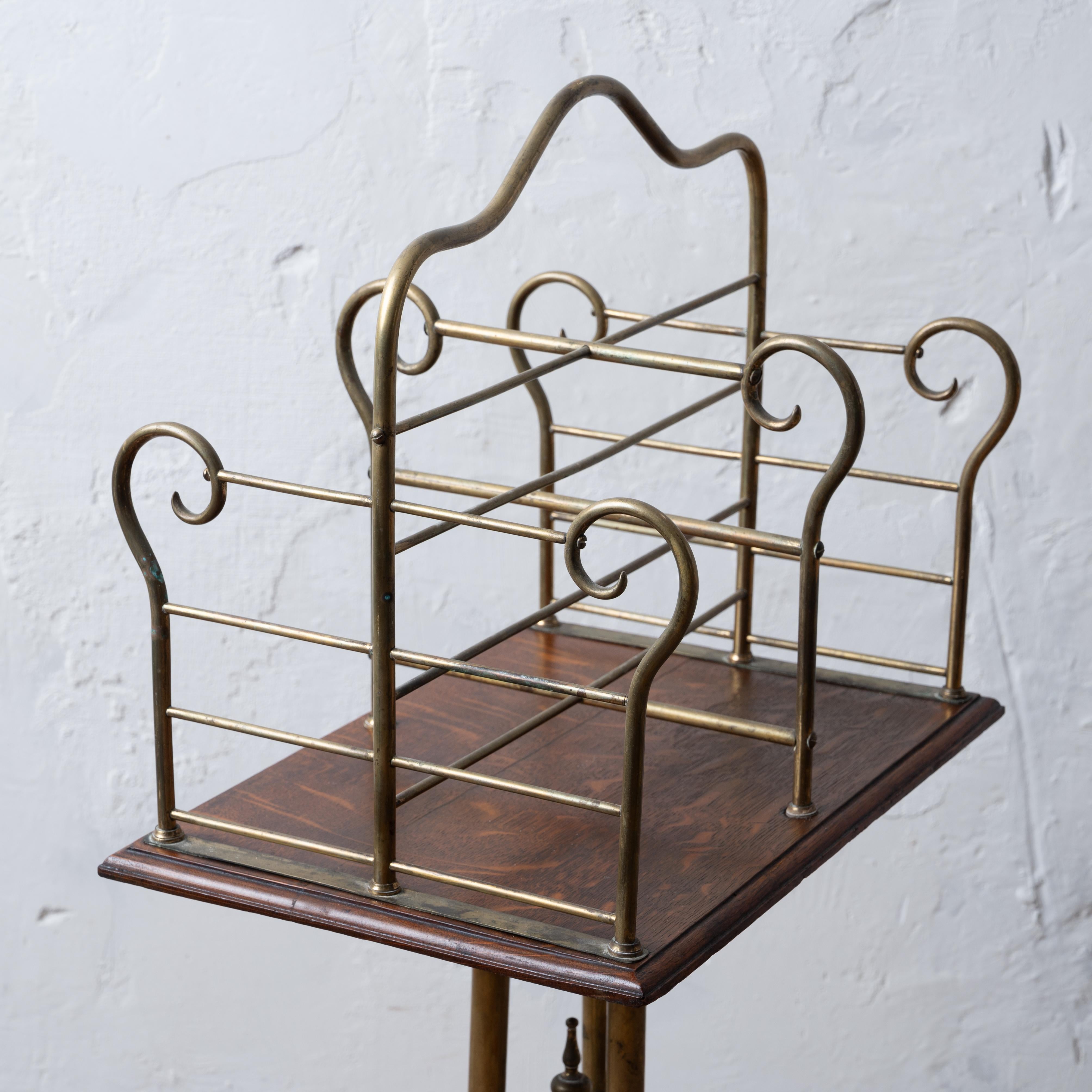 Leggio inglese in ottone e Oak, XIX secolo in vendita 1