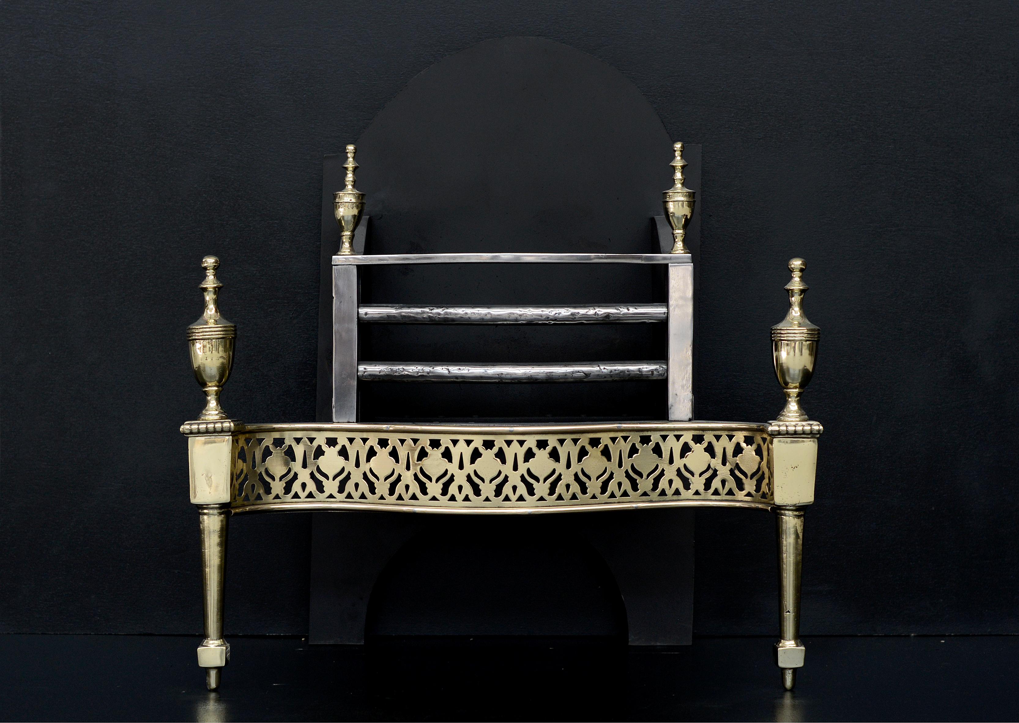 XIXe siècle Grille de feu anglaise en laiton et acier en vente