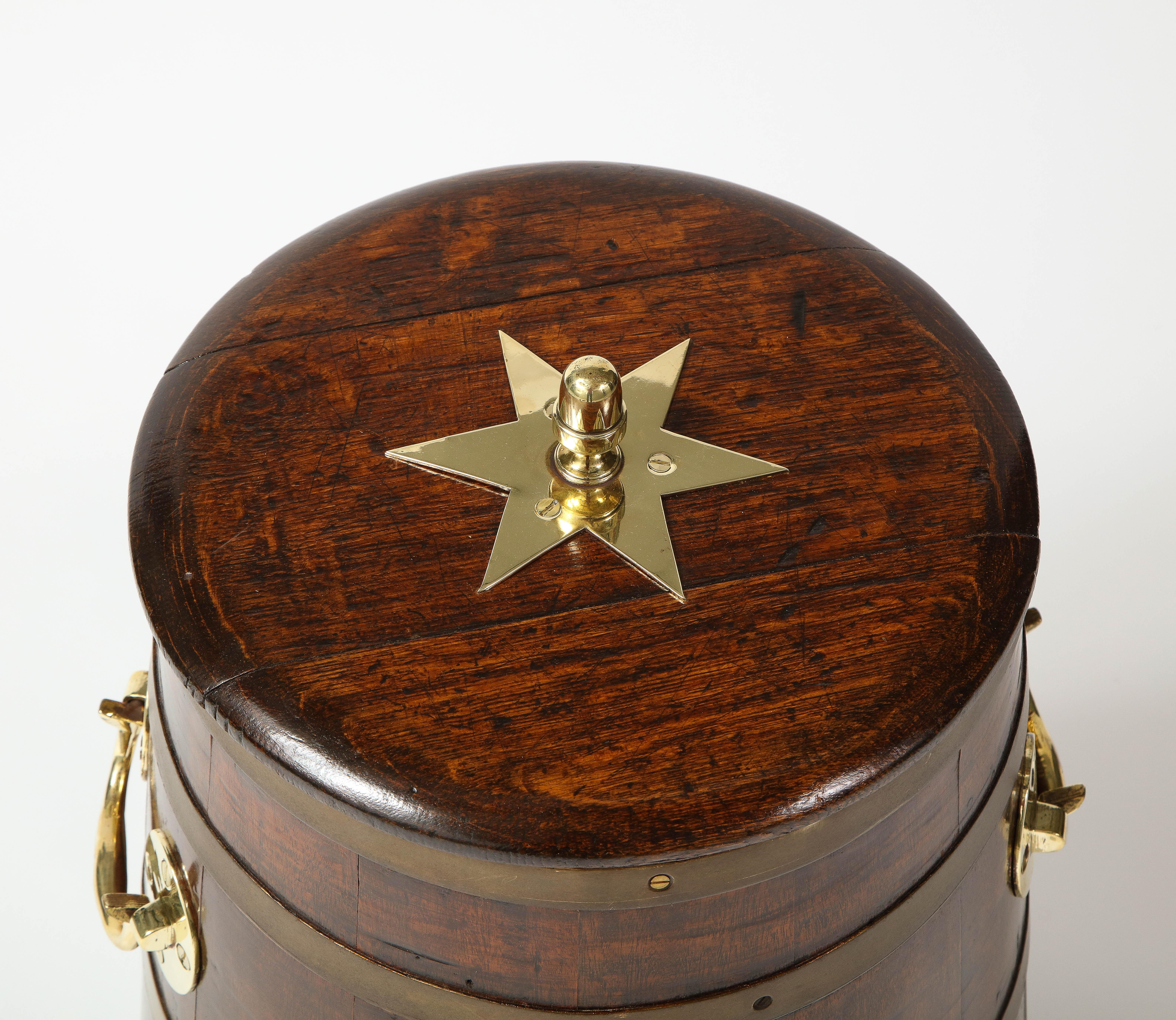 English Brass-Bound Mahogany Barrel In Good Condition For Sale In New York, NY