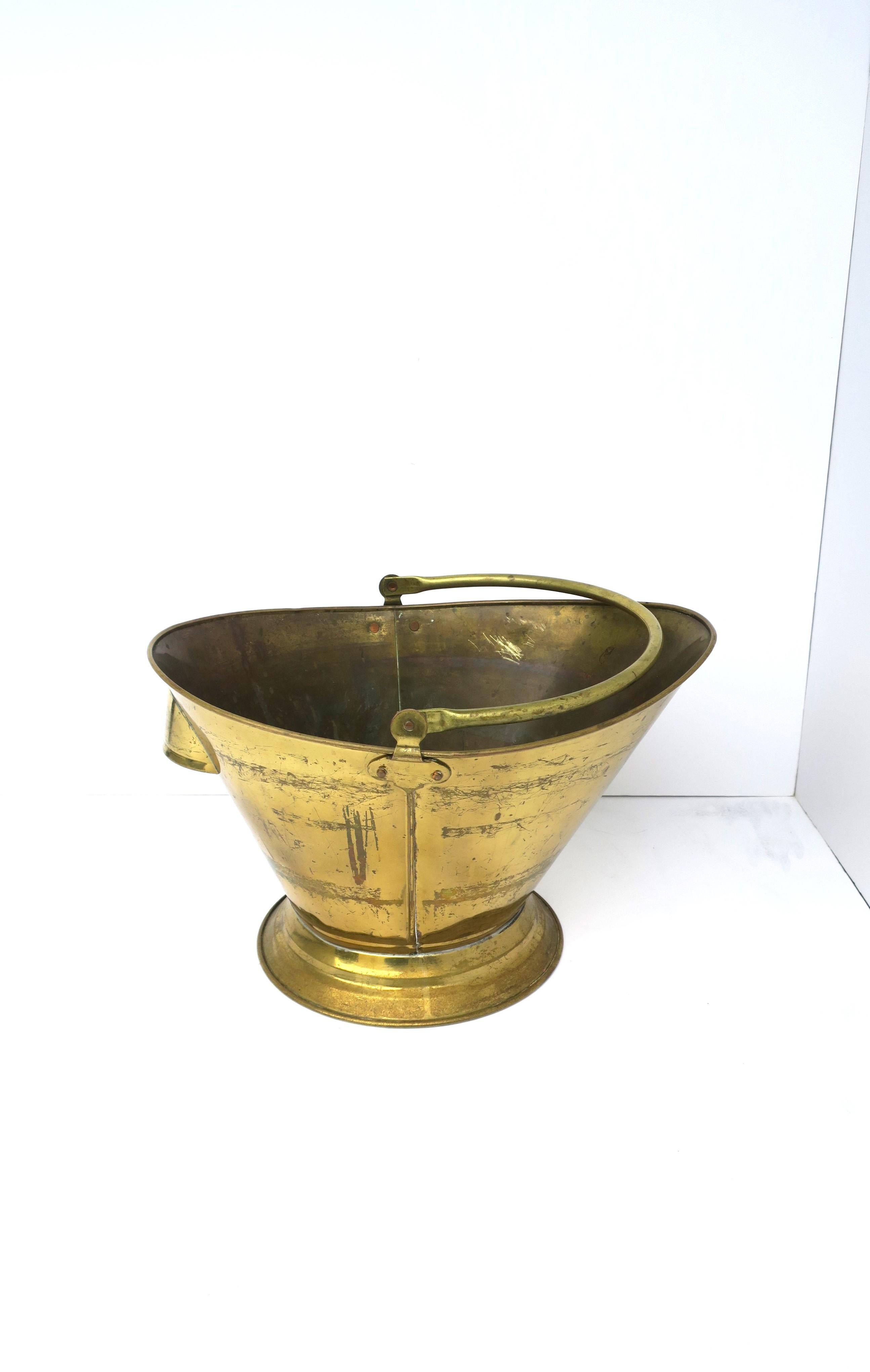 20th Century English Brass Coal Scuttle Fireplace Bucket Pot For Sale