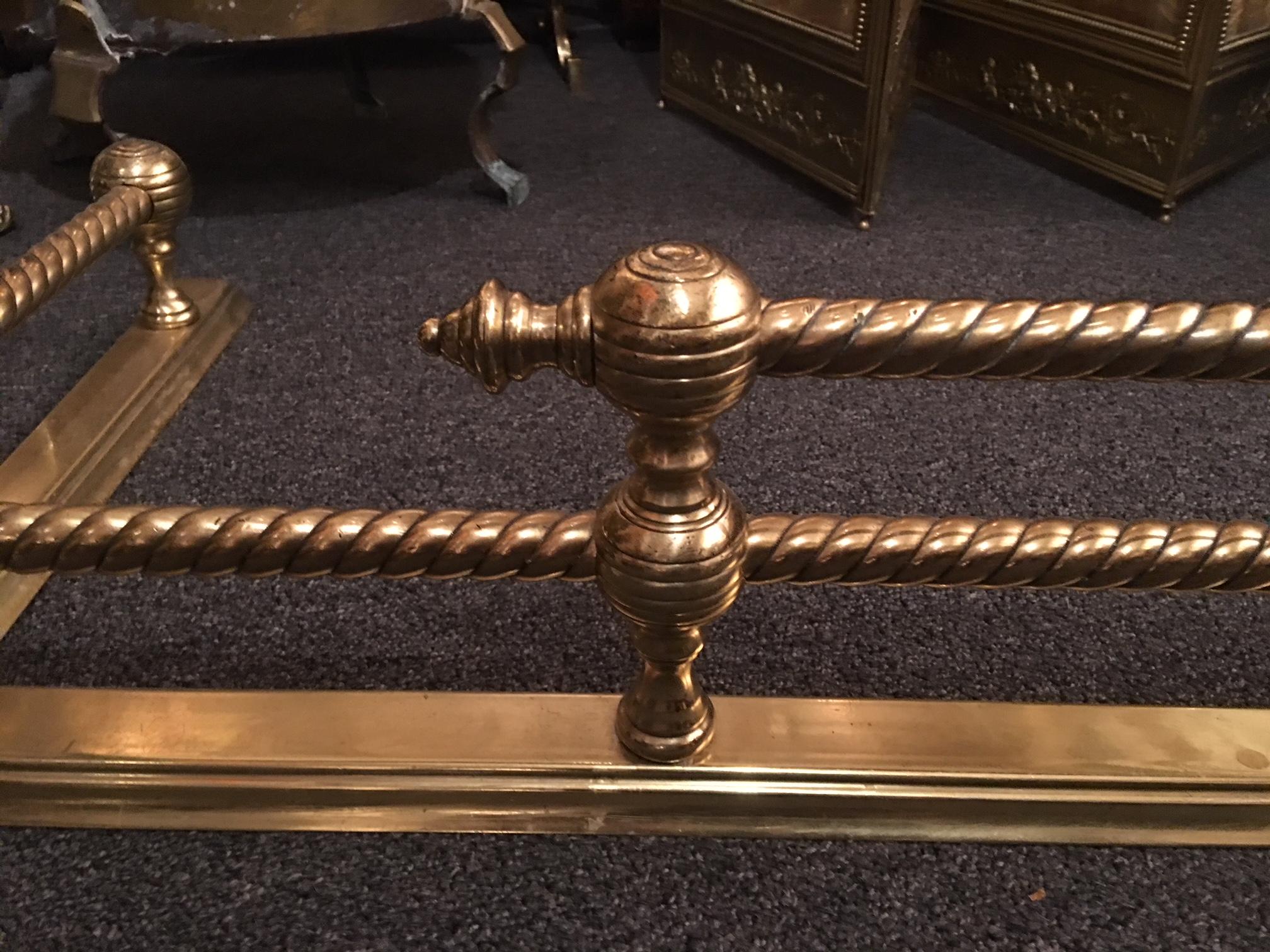 English Brass Fireplace Fender, 19th Century In Good Condition In Savannah, GA