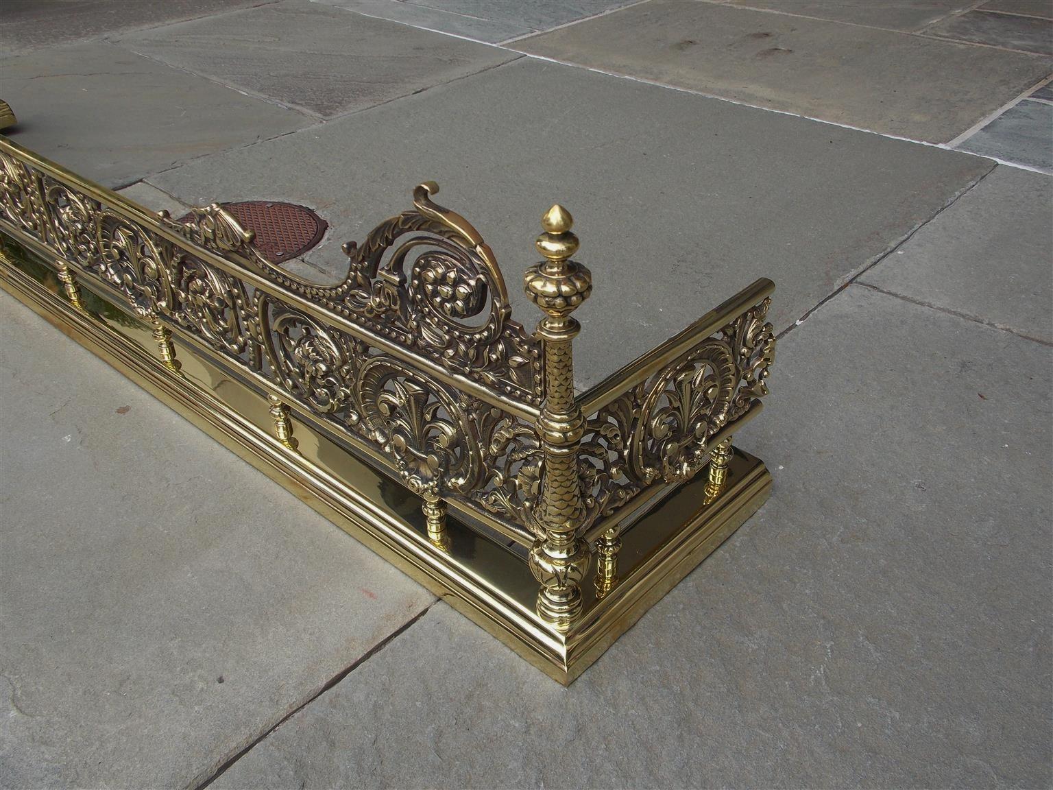 Cast English Brass Gallery Foliage Fire Place Fender with Flanking Finials. C. 1820 For Sale