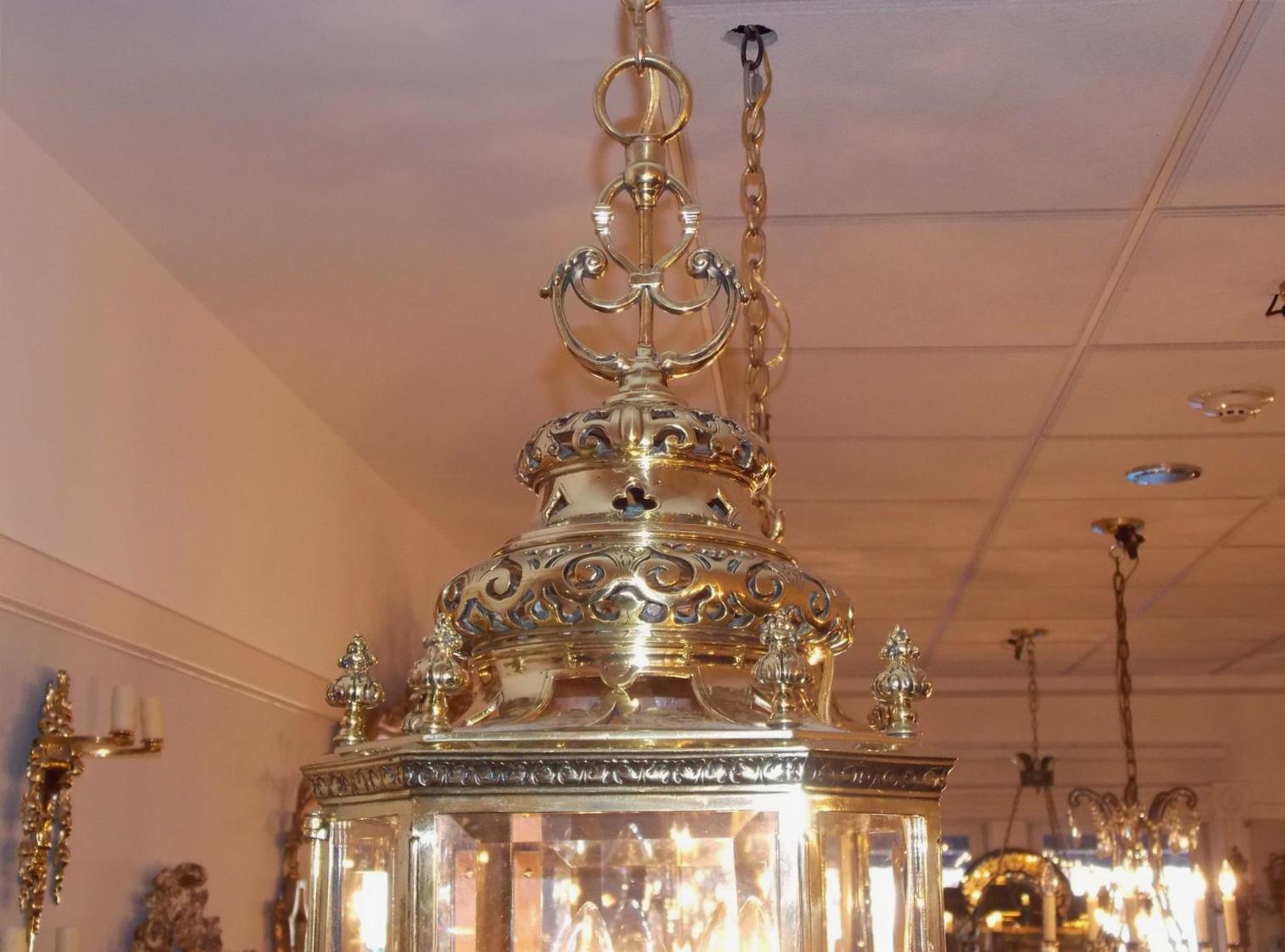 English Brass Octagon Decorative Dome and Beveled Glass Hall Lantern, Circa 1820 (Englisch)