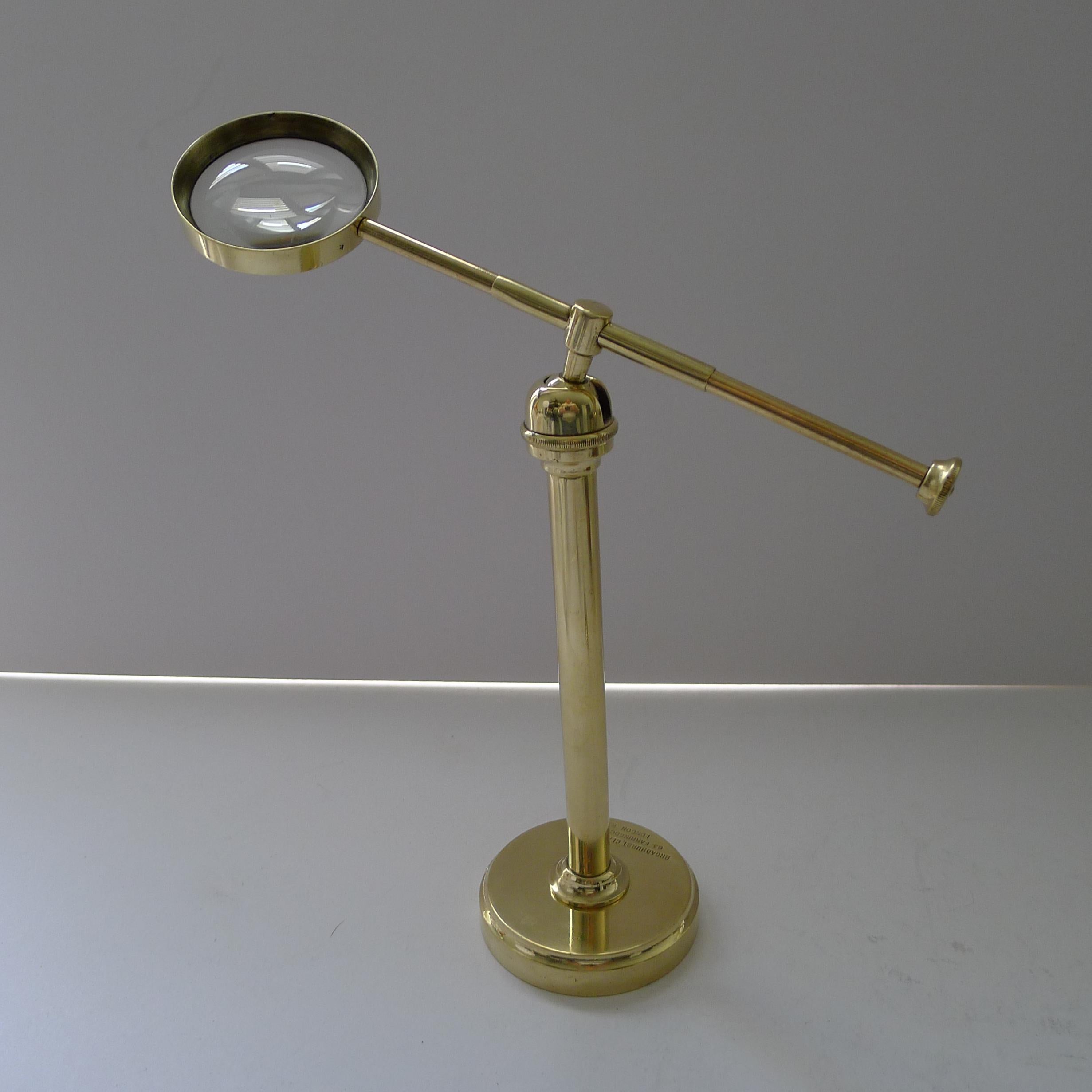 English Brass Pivoting Magnifying Glass on Stand c.1915 - Signed For Sale 2