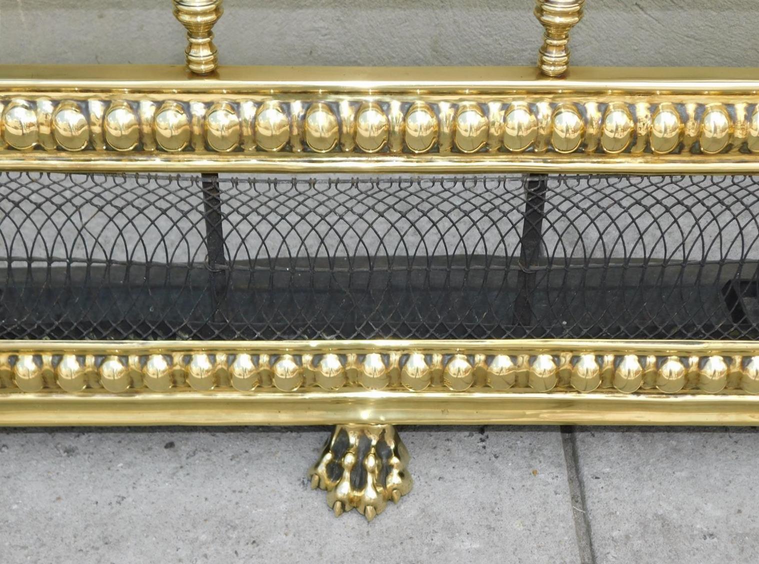 Defensa de chimenea con remate de latón inglés y agradable obra artística, C 1780 en venta 1