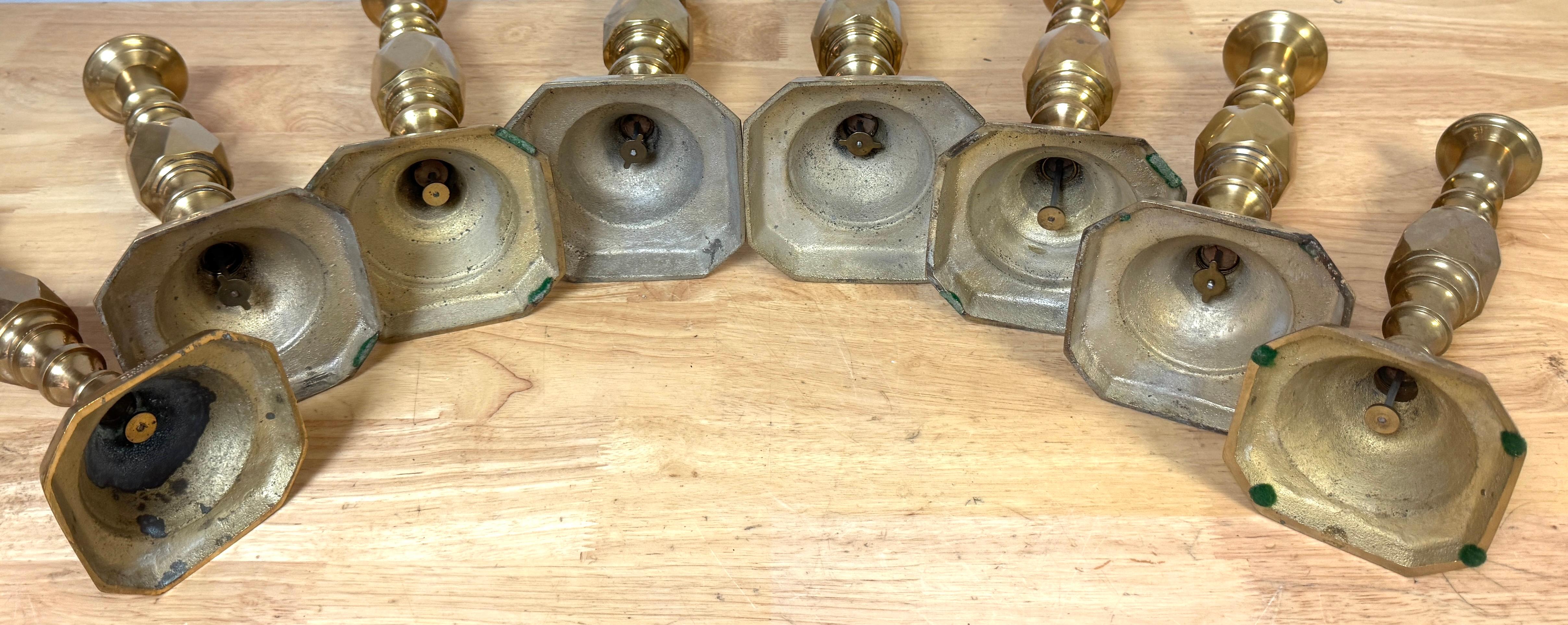 English Brass “Royal Family” Diamond Candlesticks – Complete Set of Four Pairs im Zustand „Gut“ im Angebot in West Palm Beach, FL