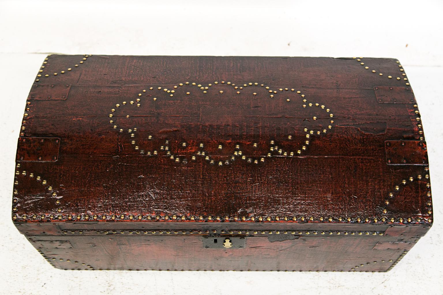 English Brass Studded Painted Trunk In Good Condition For Sale In Wilson, NC