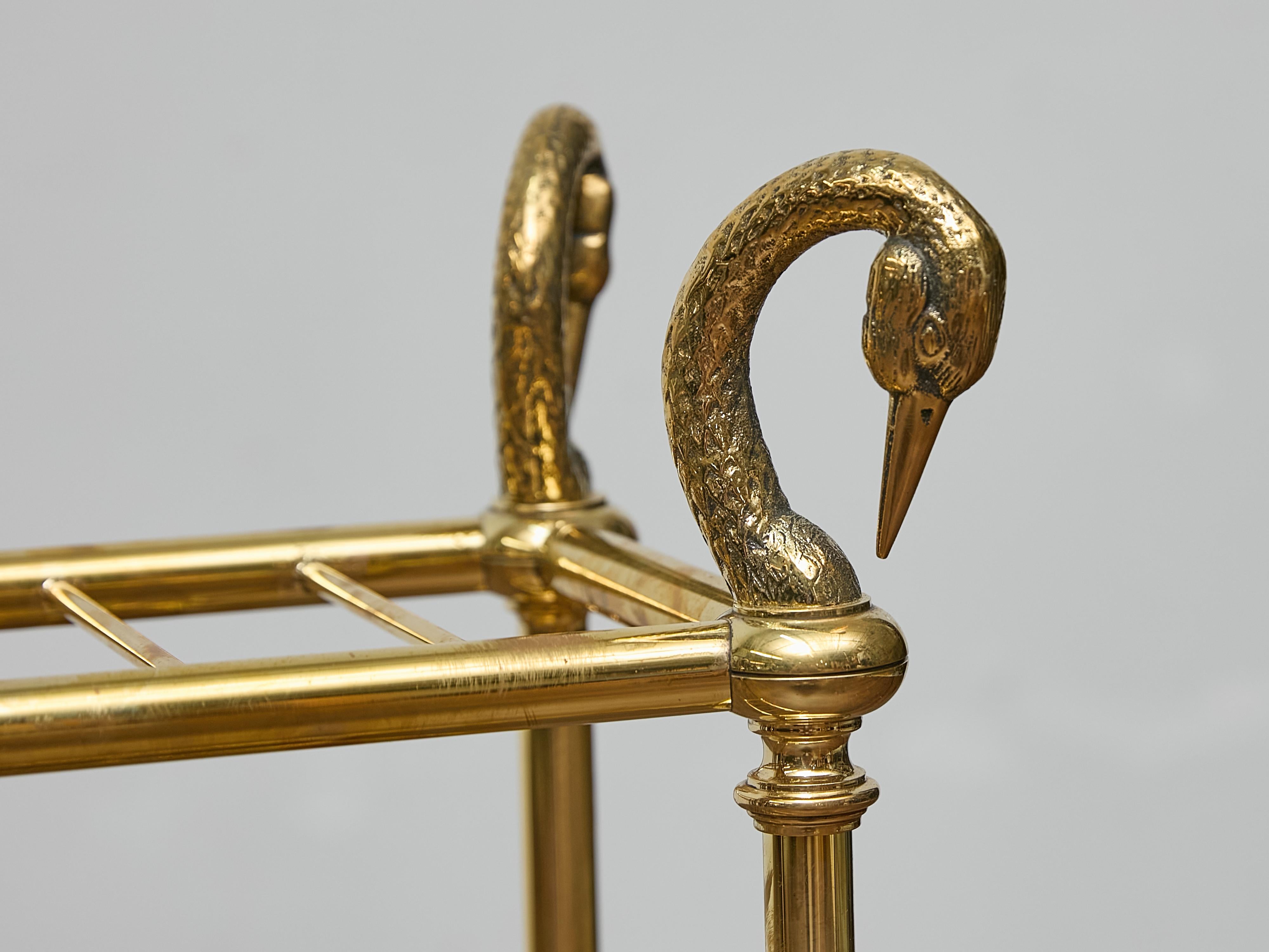 Stand d'Umbrella en laiton avec poignée en forme de Swan, circa 1920 en vente 5