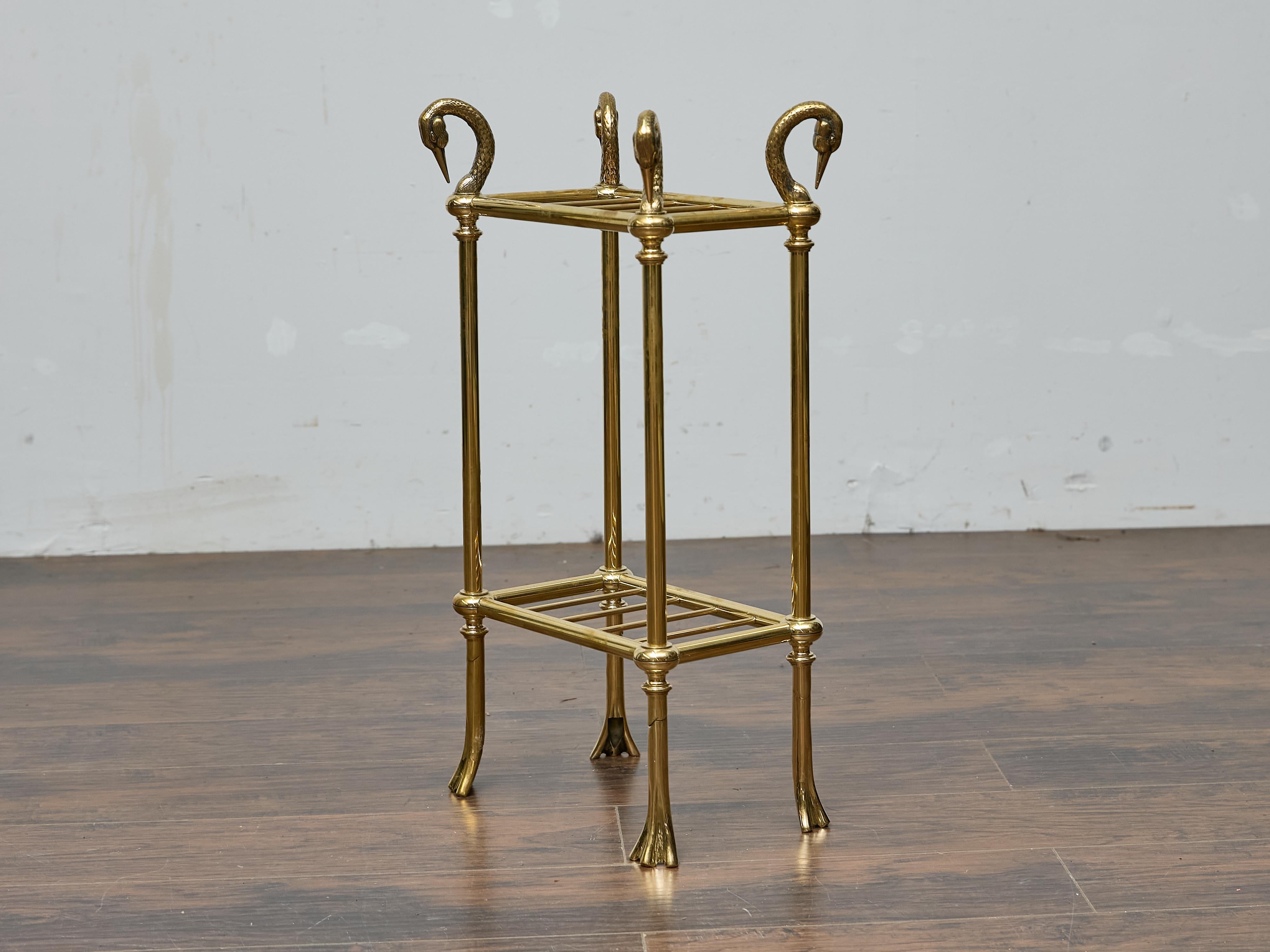 Stand d'Umbrella en laiton avec poignée en forme de Swan, circa 1920 en vente 2