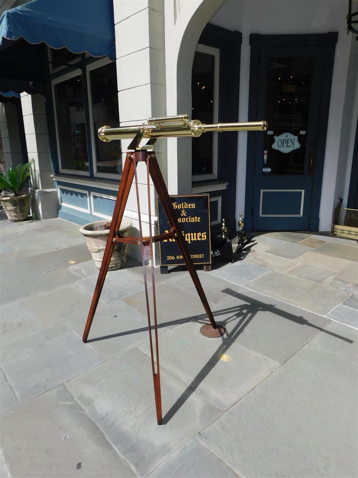 English Brass Telescope on Tripod Stand Signed Negretti & Zambra London, C. 1850 In Excellent Condition In Hollywood, SC